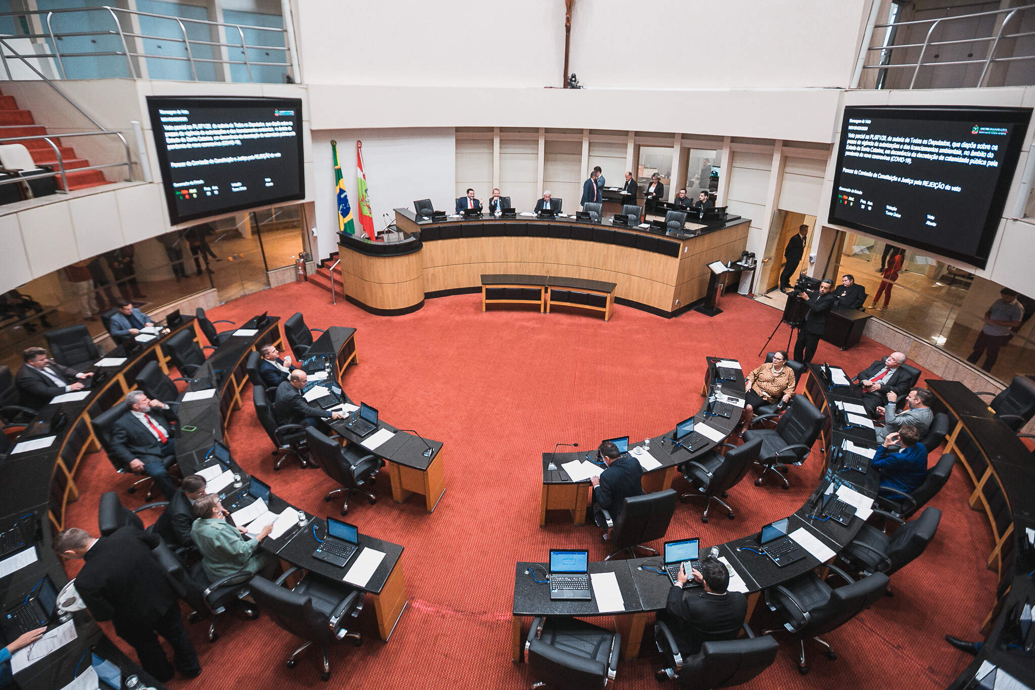 Plenário da Assembleia também deliberou sobre sete vetos do Executivo; todos foram mantidos