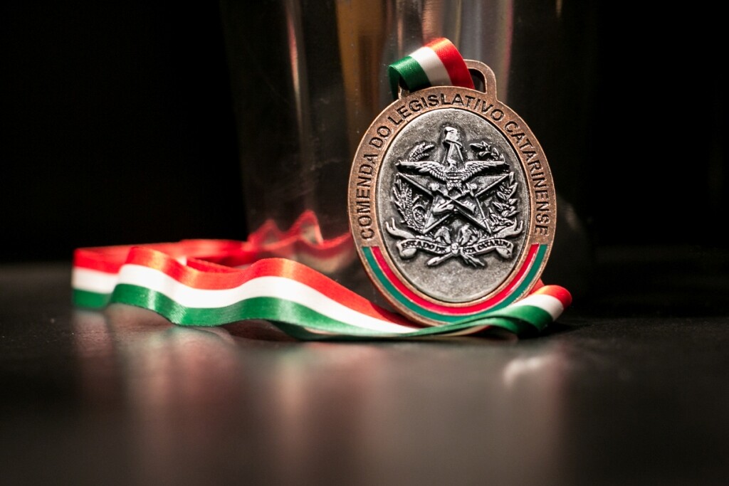 Alesc homenageia personalidades e instituições na segunda-feira (21)