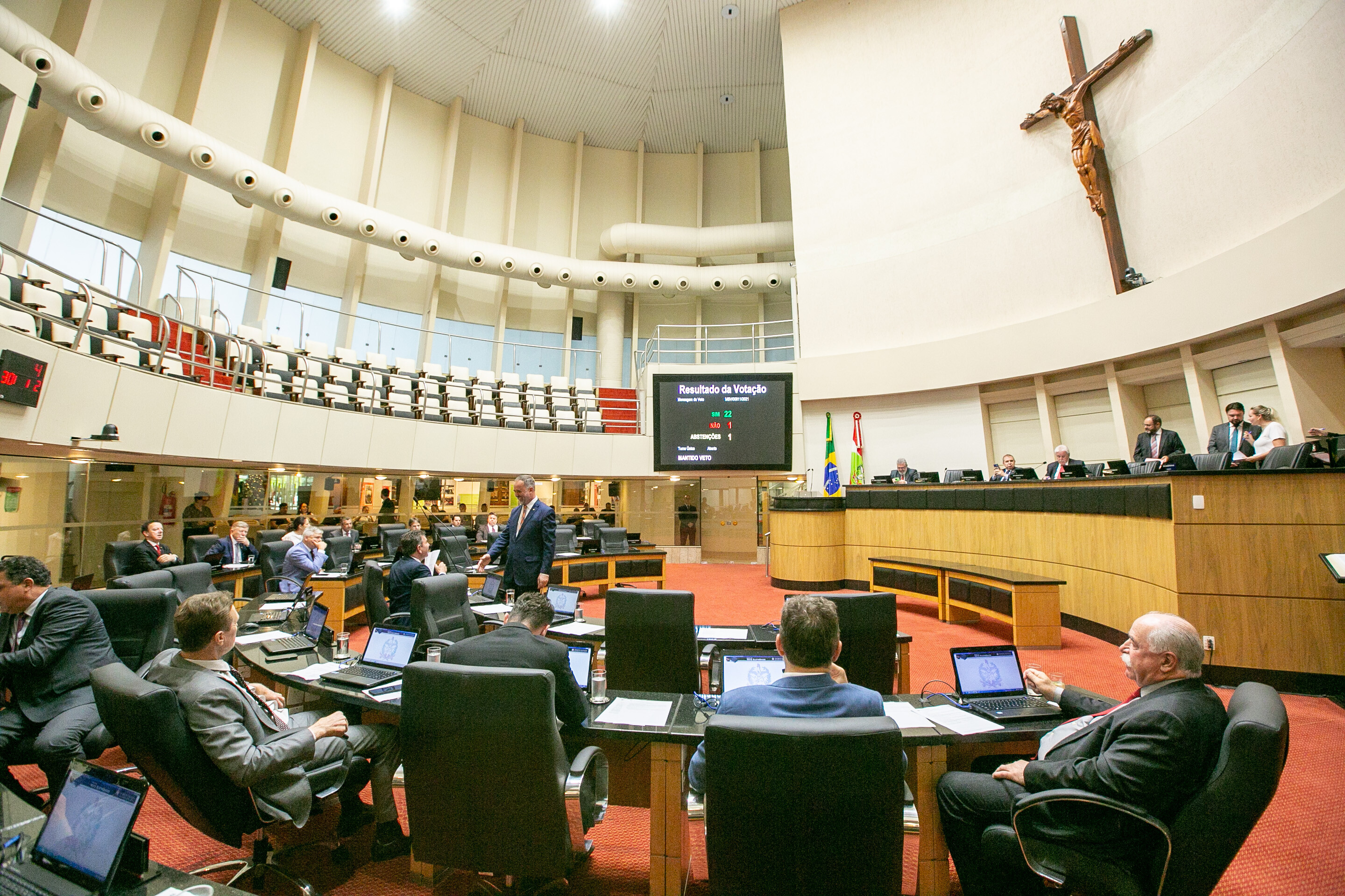 Deputados aprovam quatro projetos em favor dos idosos