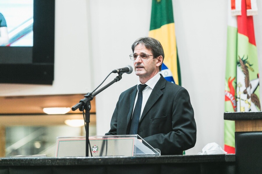 Deputado Neodi Saretta.