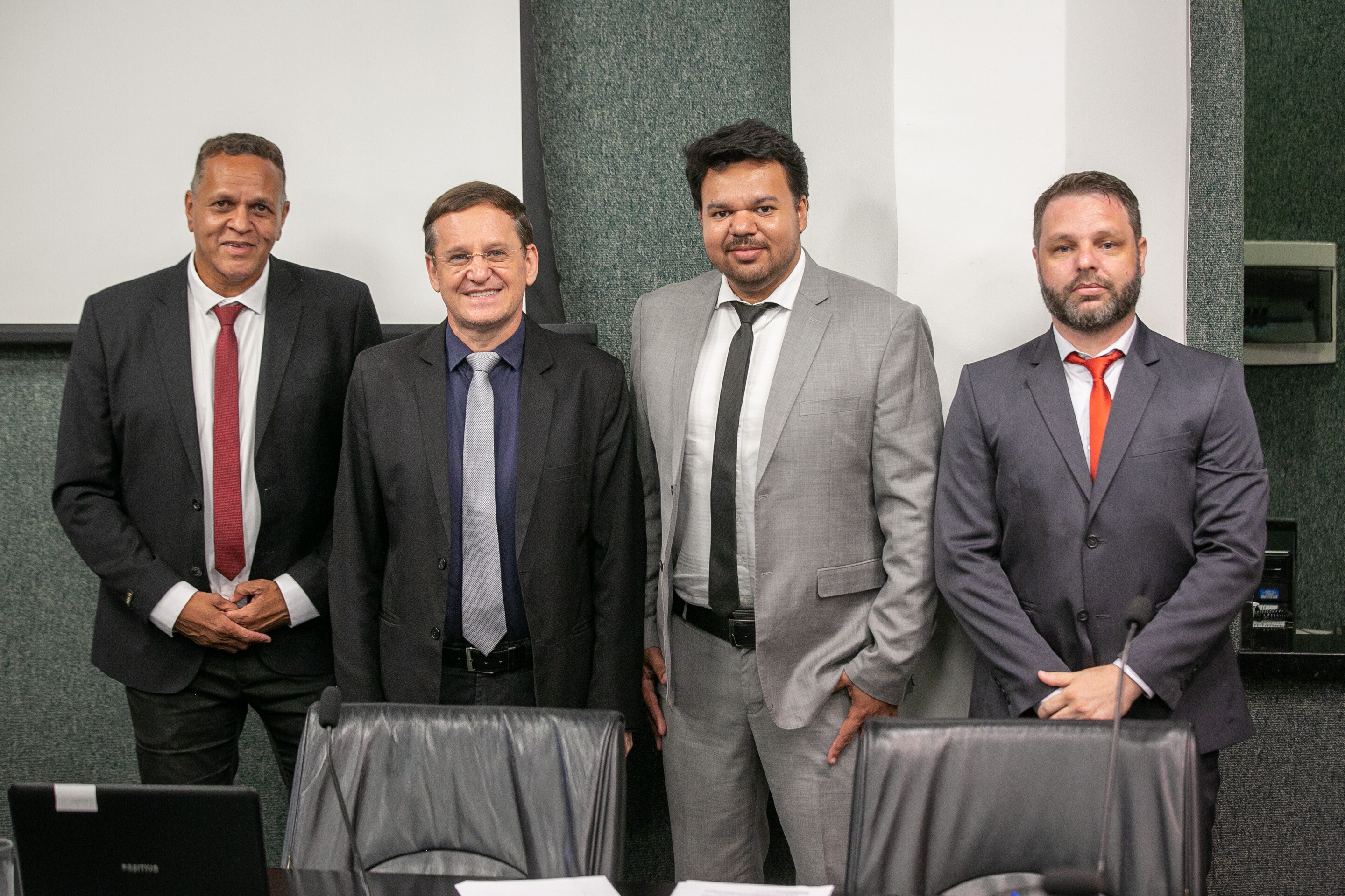 Jairo Martins, deputado Jair Miotto, Jussiê Martins e Marcondes Borba, diretor de Tecnologia