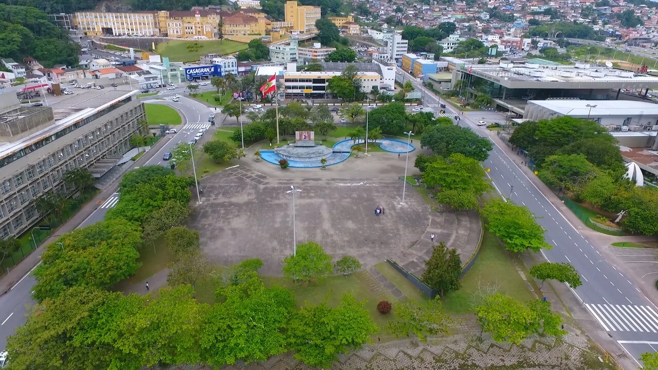 Praça Tancredo Neves. FOTO: Patric Domingues