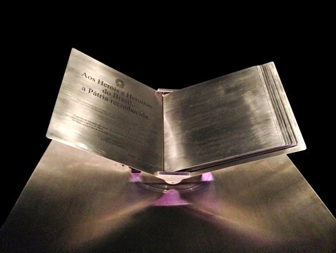 Livro de Heróis e Heroínas da Pátria. FOTO: Agência Senado