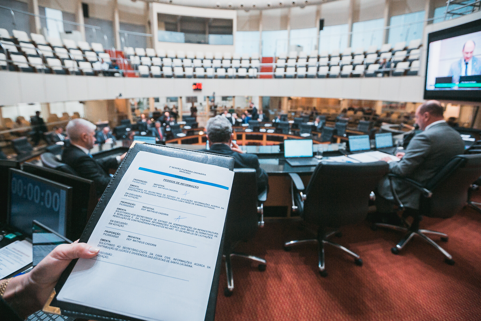 Propostas já foram lidas no Expediente das sessões ordinárias e aguardam definição das comissões para serem analisadas