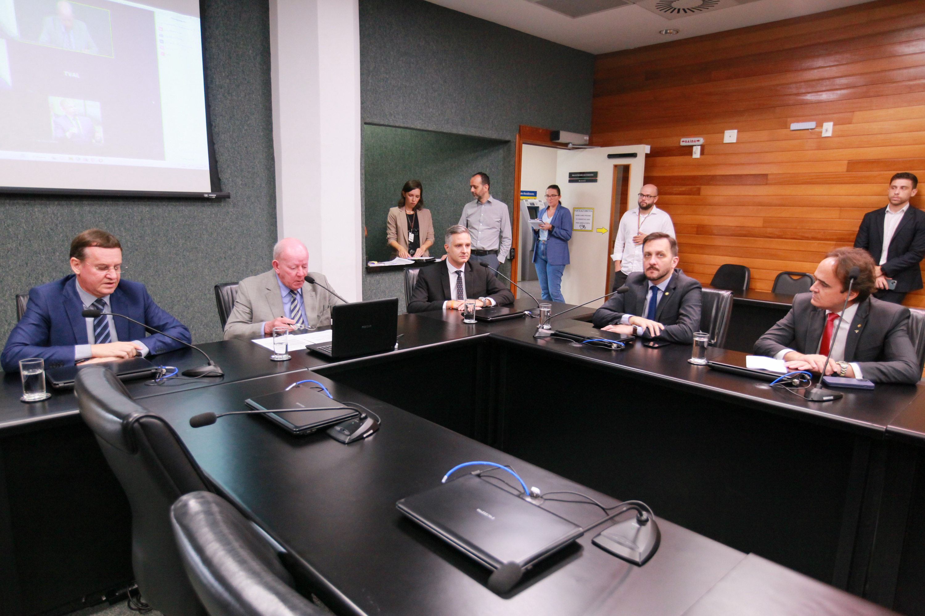 Instalações de Comissões – Economia, Assuntos Municipais e Trabalho