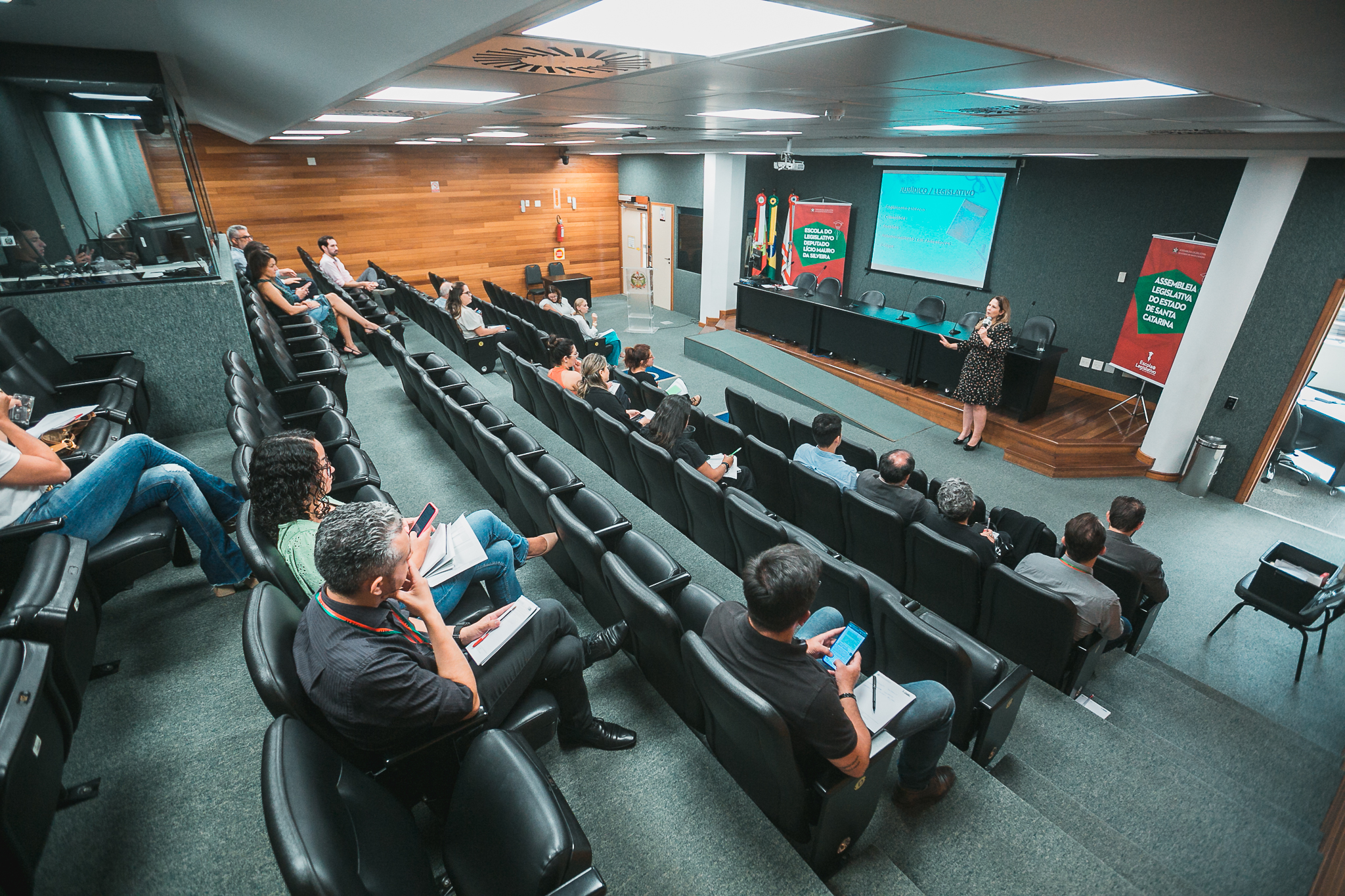 Curso: “Estrutura da ALESC e Organização de Gabinetes”