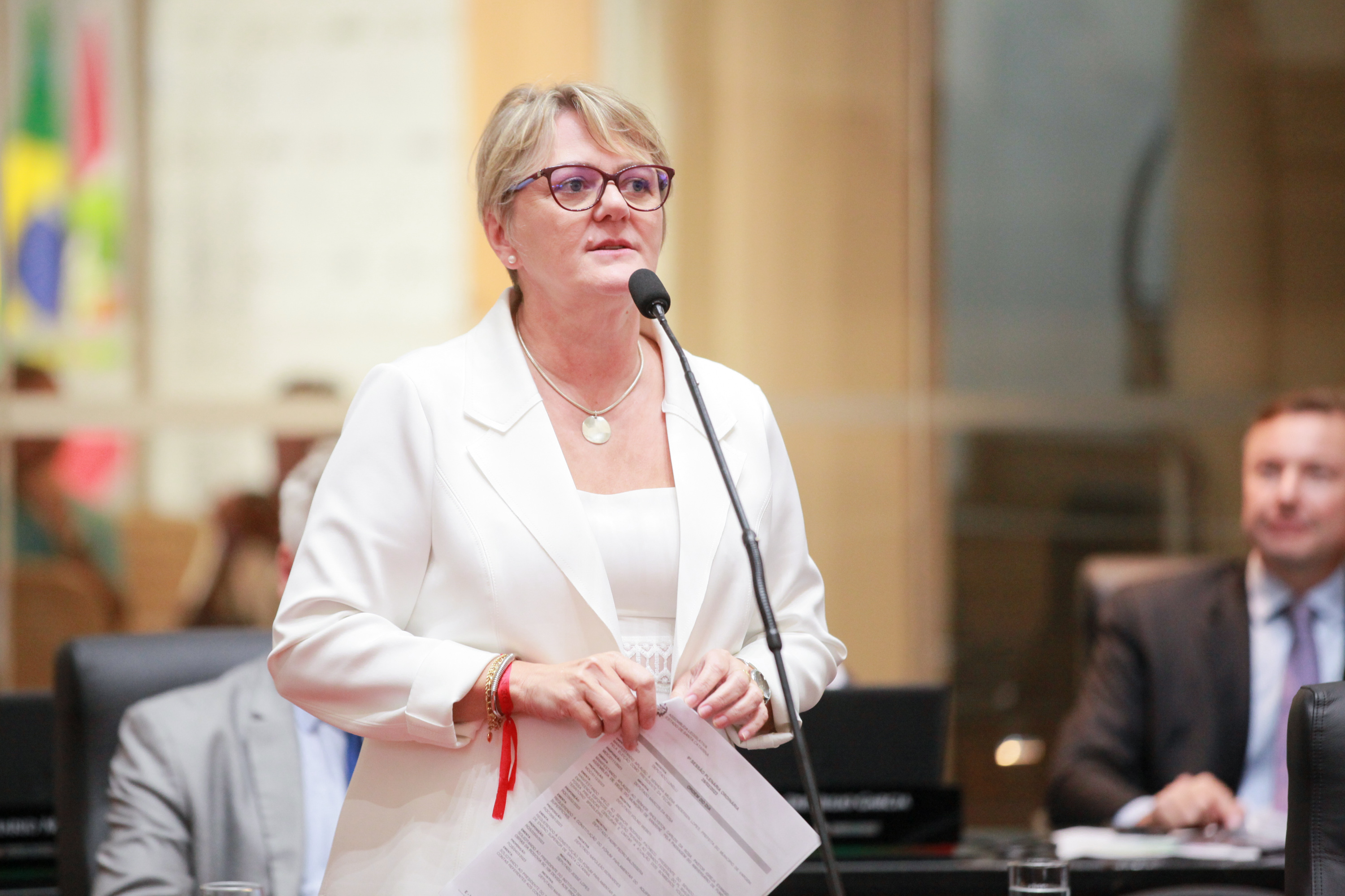 - Deputada Luciane Carminatti (PT)