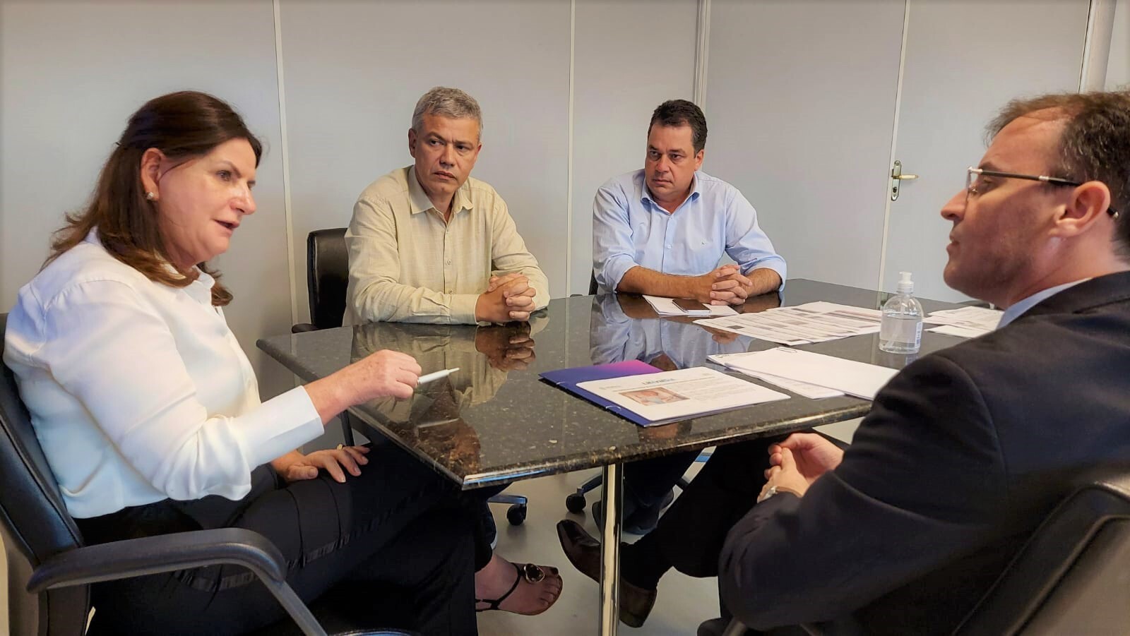 Deputado Rodrigo Minotto (PDT) participou de reunião para tratar sobre o Hospital Materno Infantil de SC. FOTO: Assessoria de Imprensa