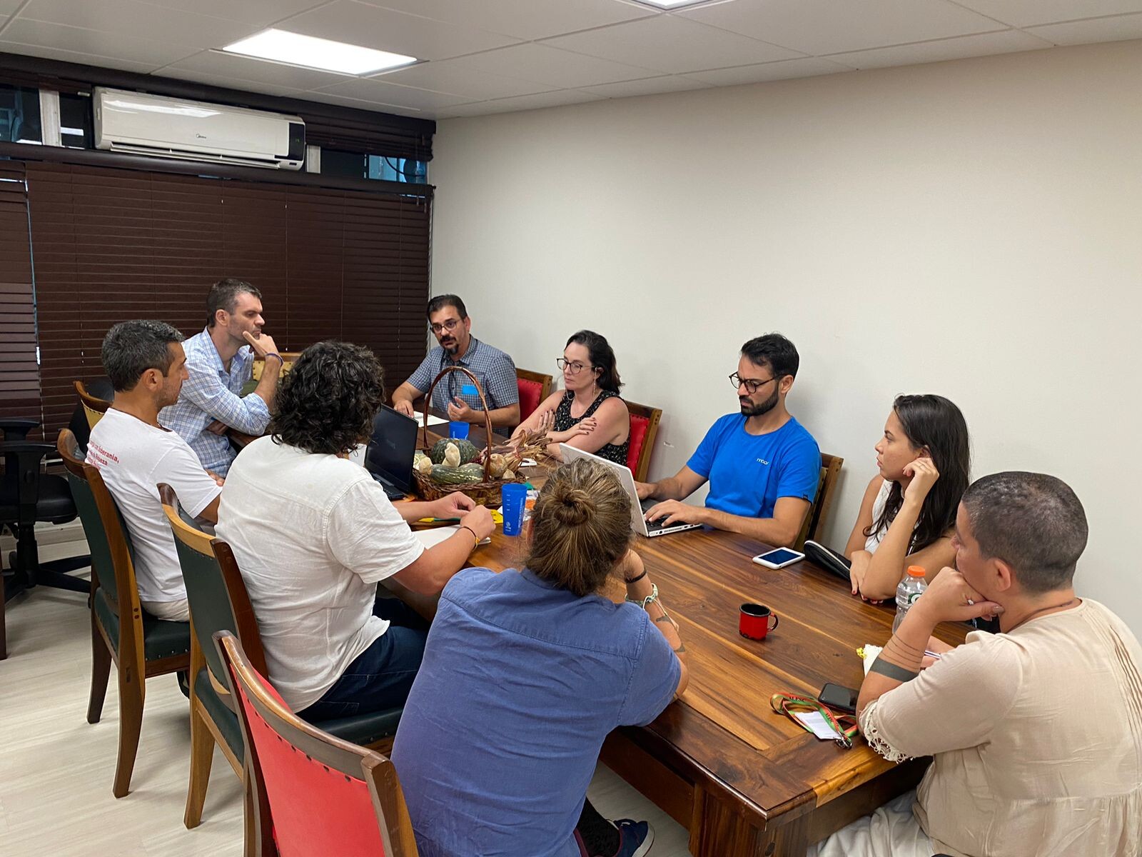 Deputado Marquito, professoras e professores da UFSC e Udesc