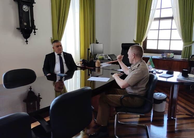 Deputado Sargento Lima e o comandante-geral da PM/SC, coronel Aurélio Pelozato da Rosa