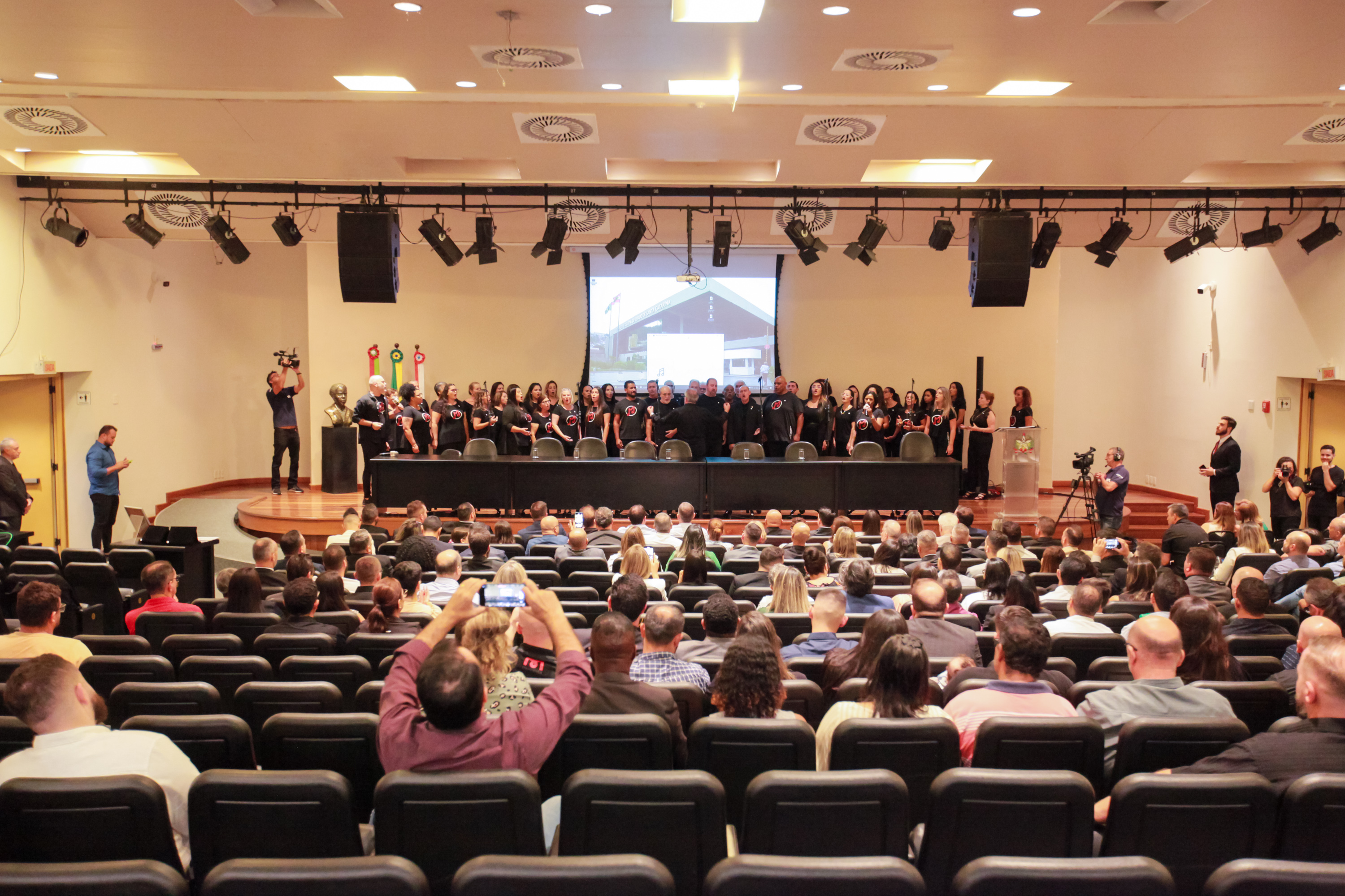 Ato Solene homenageia Igreja Mais de Cristo