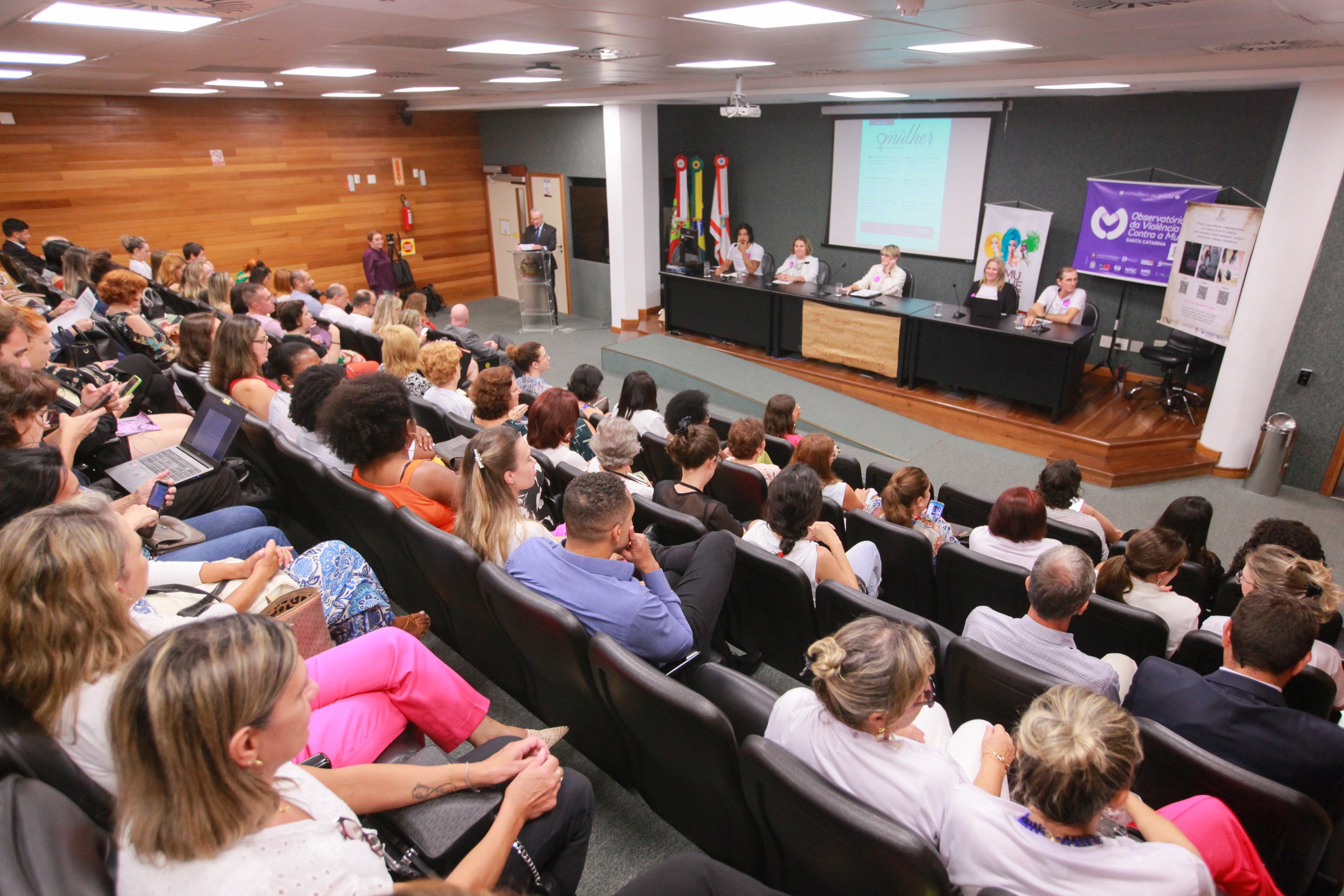 Seminário: Grupos Reflexivos para Homens Autores de Violência