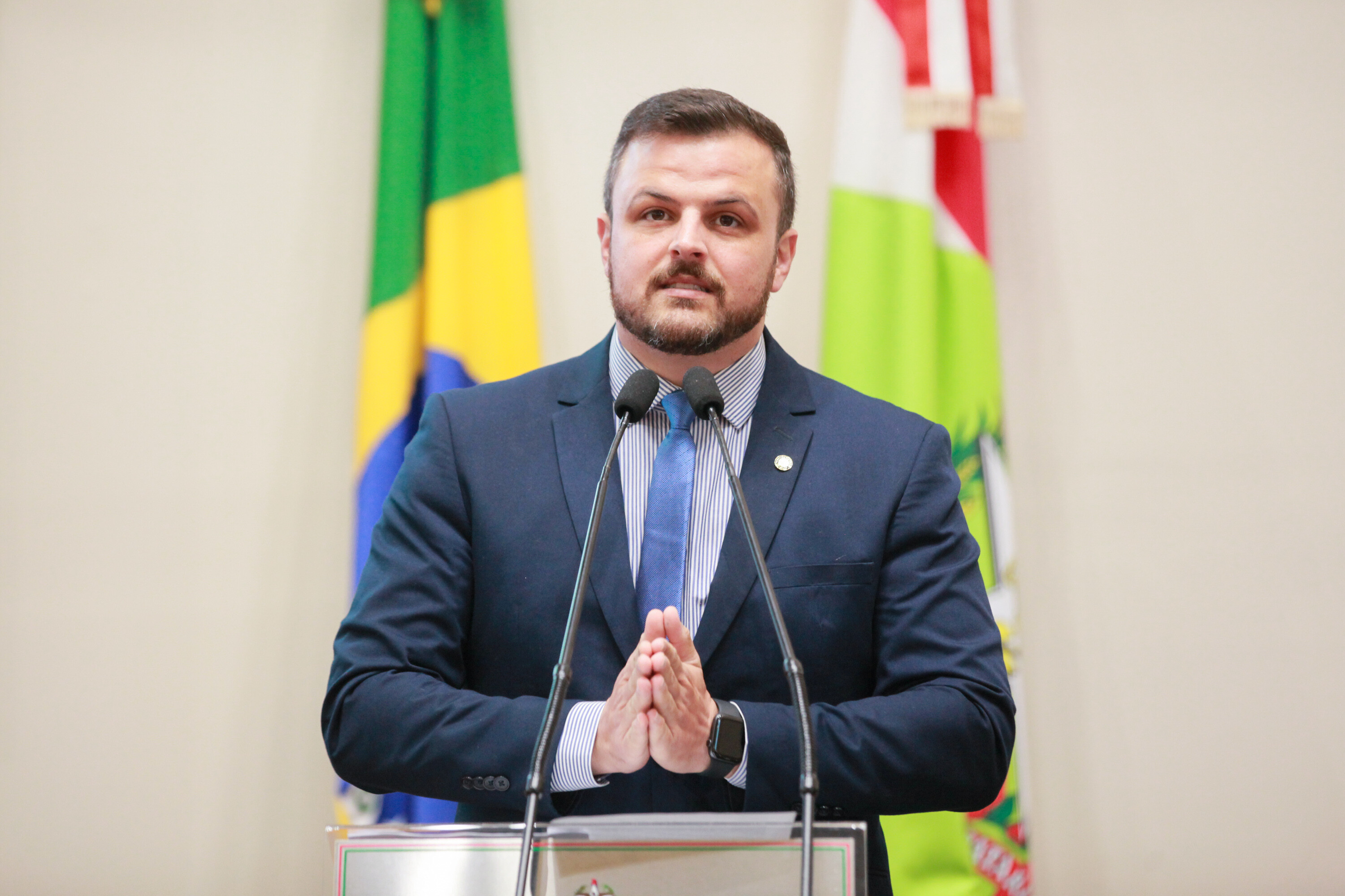 Proposta de estadualização das escolas cívico-militares foi apresentada pelo deputado Lucas Neves