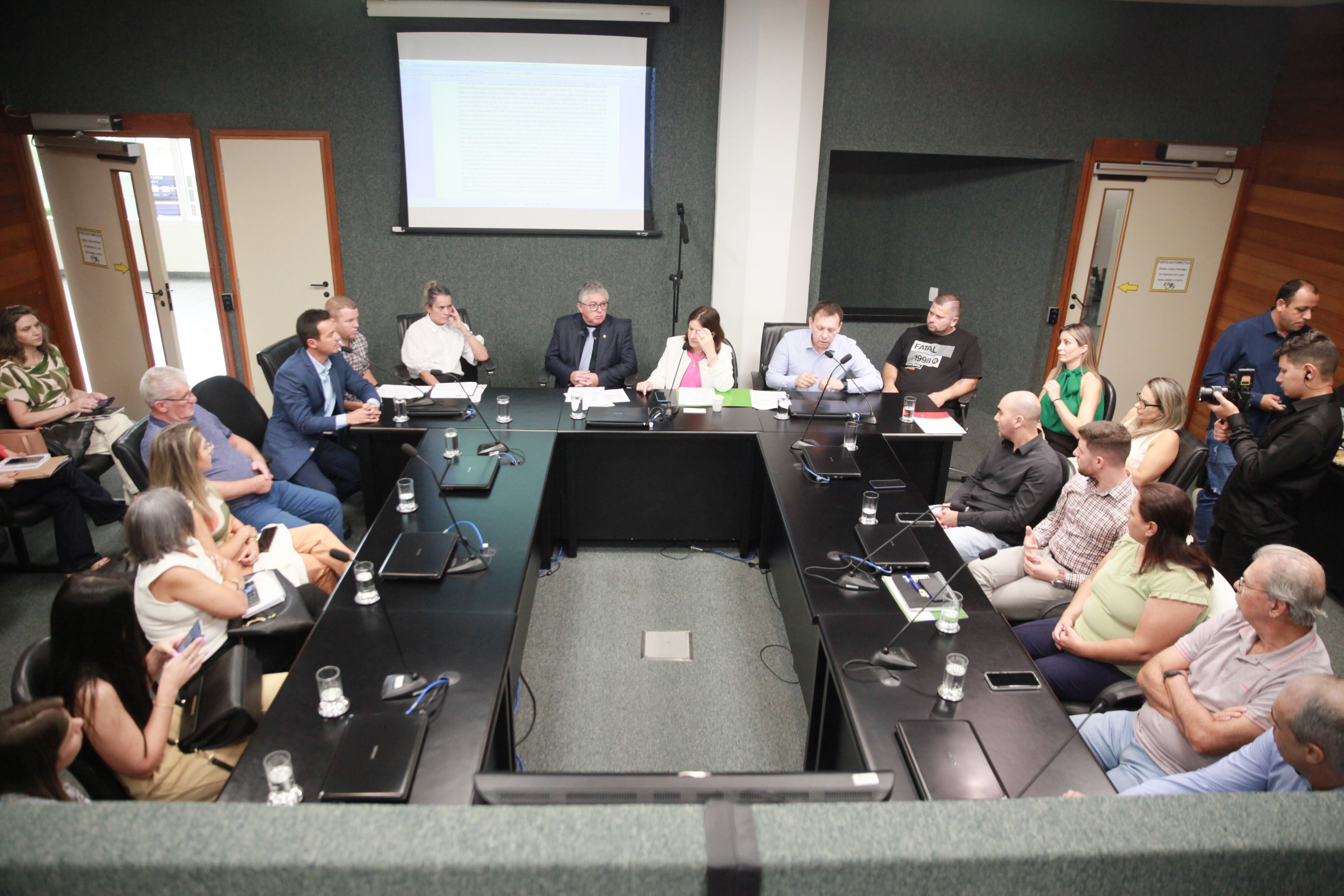 Reunião foi realizada no Plenarinho da Assembleia Legislativa.