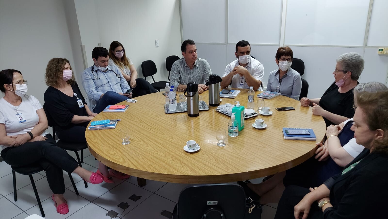 Deputado Rodrigo Minotto (PDT) se reúne com gestores do Hospital São José. FOTO: Assessoria de Imprensa