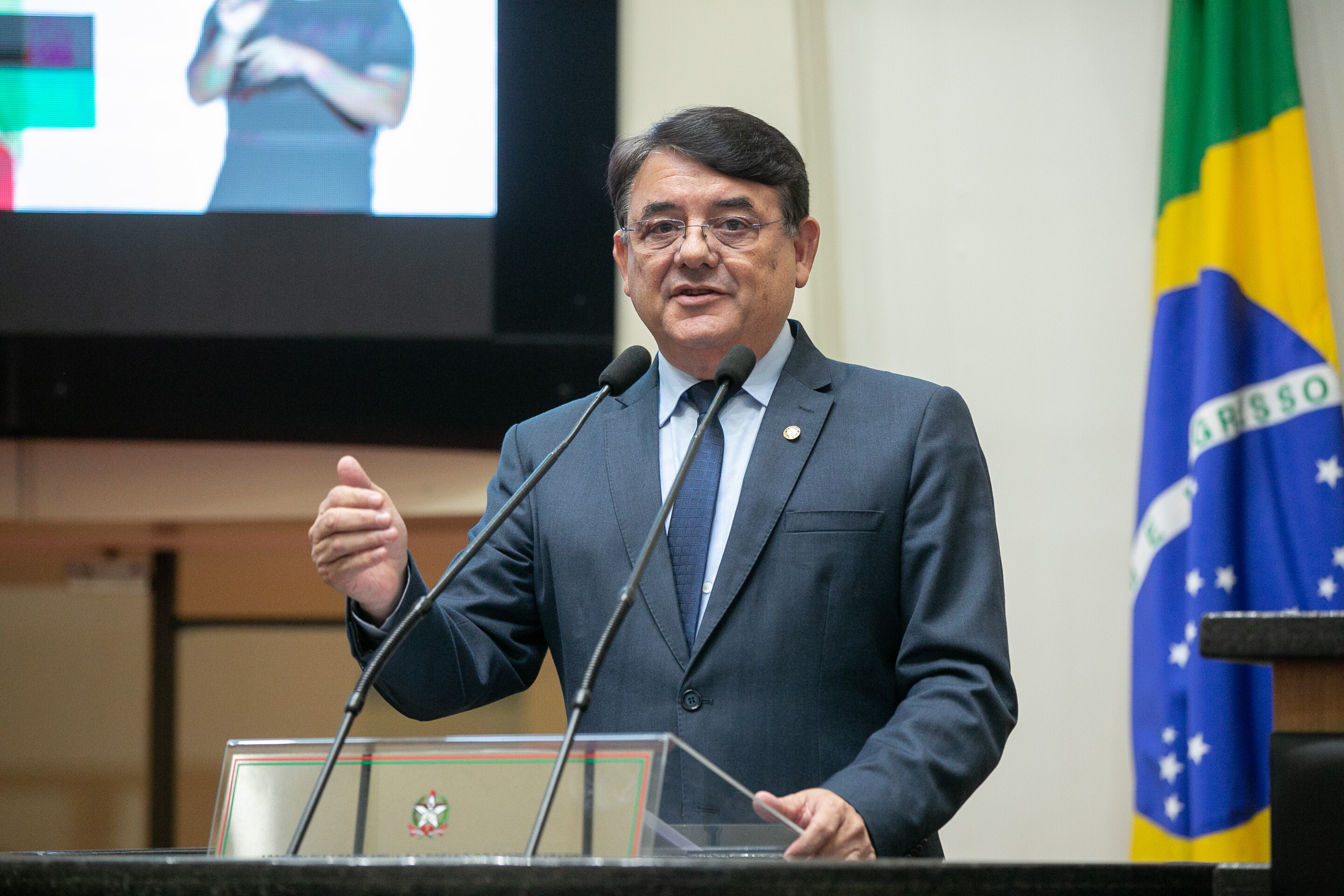 Deputado Maurício Peixer.