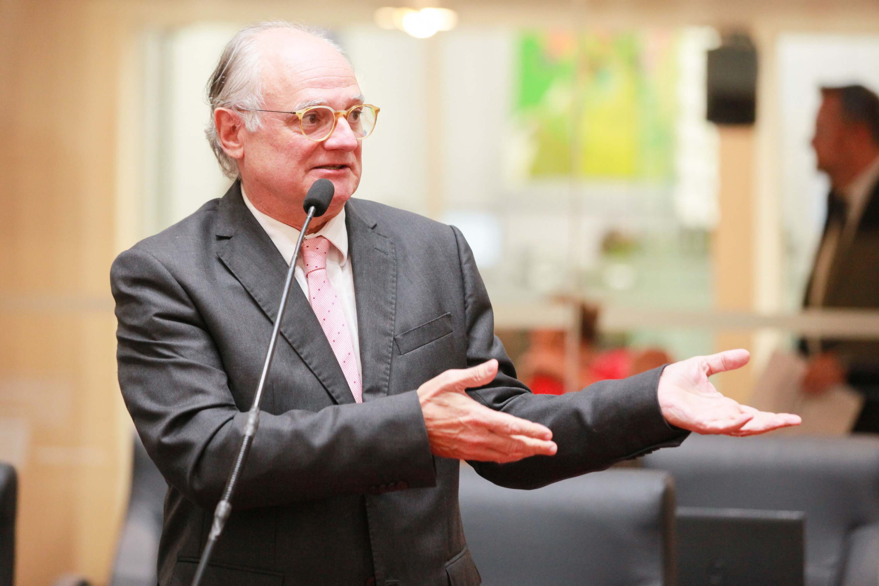 Deputado Dr. Vicente Caropreso.