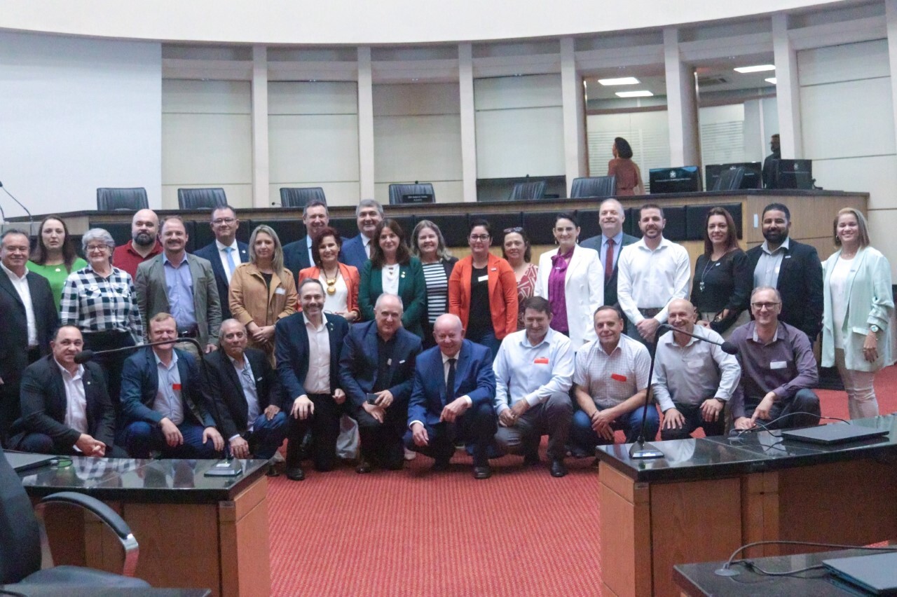 Deputado Marcos Vieira e dirigentes de Consórcios Intermunicipais de Saúde