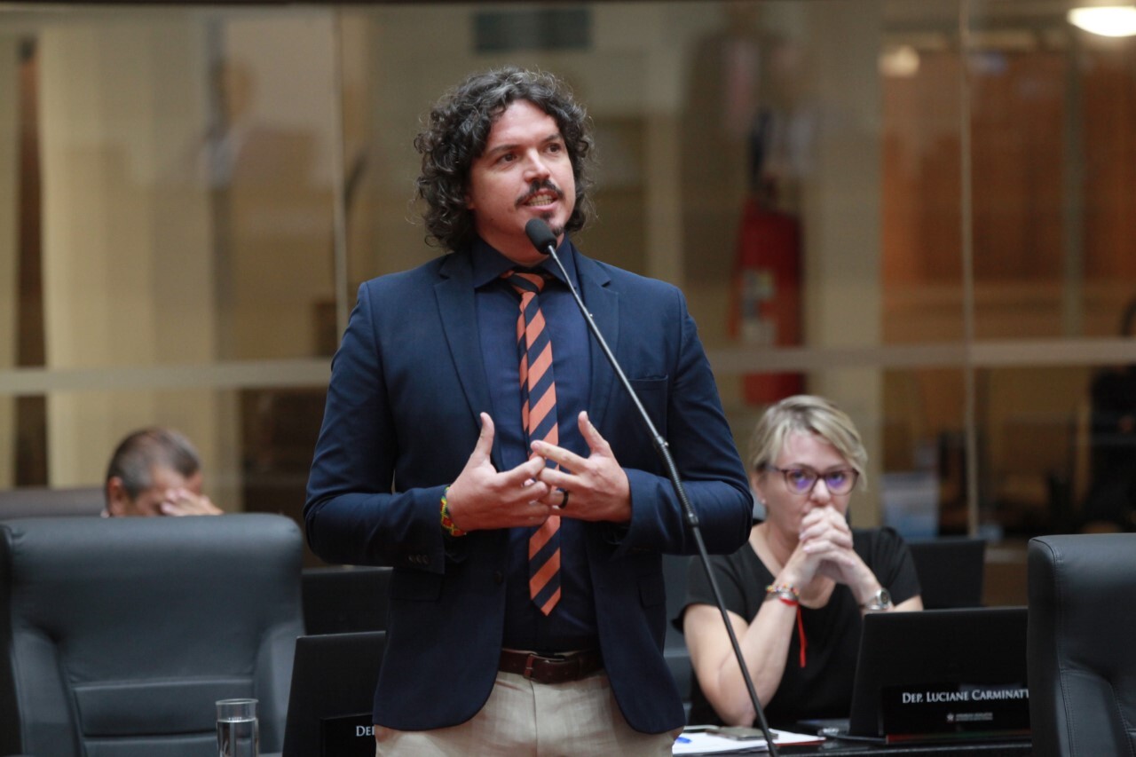 Deputado Marquito fala no plenário da Alesc