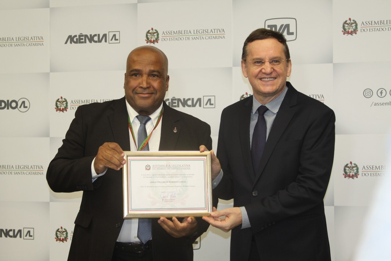 Deputado concedeu moção de aplauso ao 3º sargento Garcia FOTO: Ascom deputado Jair Miotto