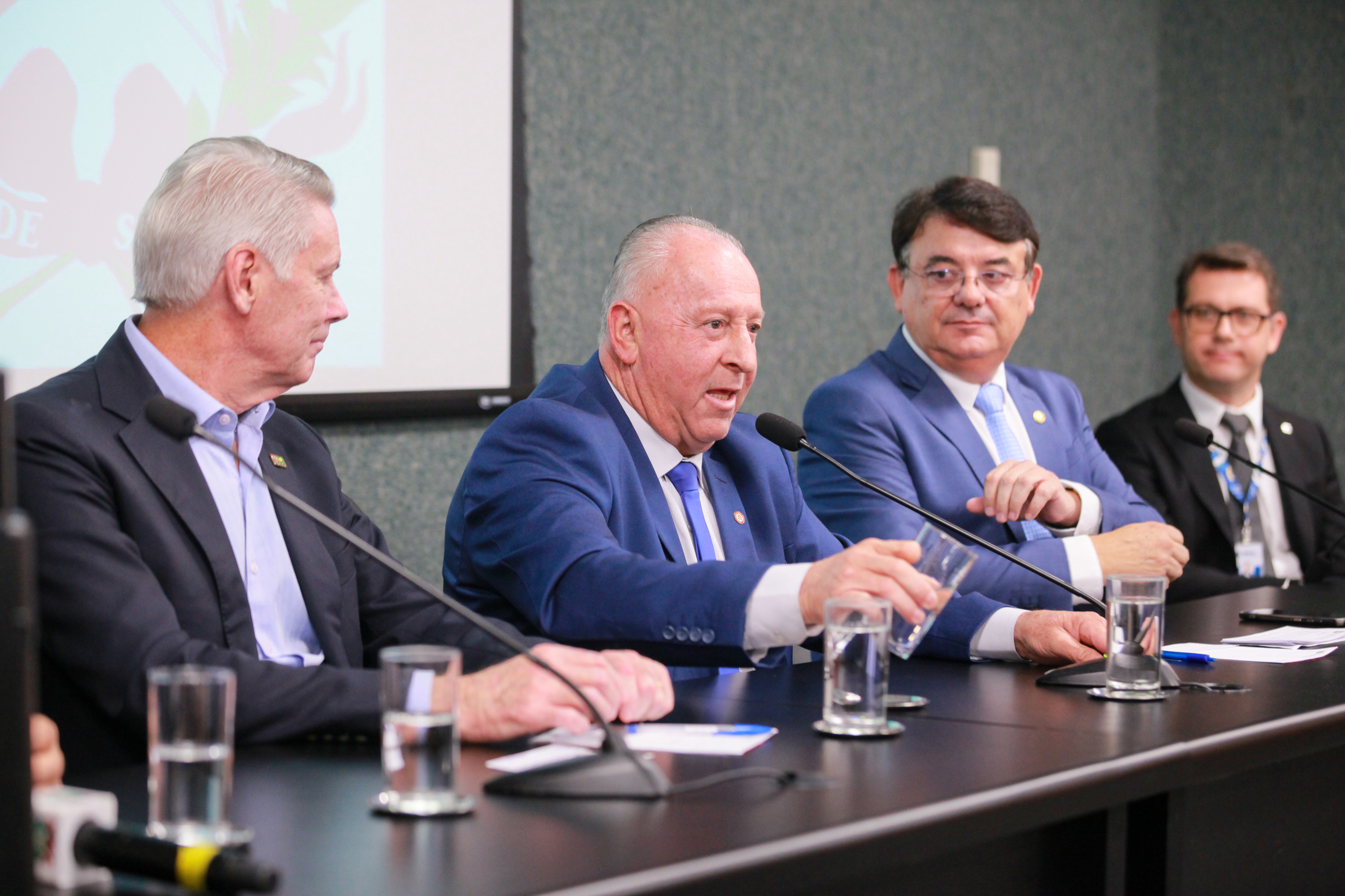 - Deputado Oscar Gutz (PL)