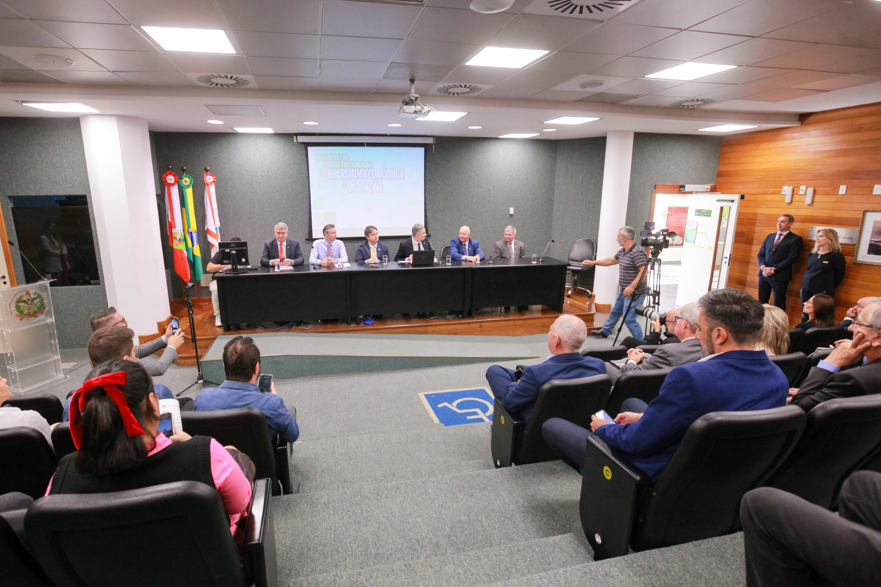 - Frente Parlamentar da Liberdade Econômica e Inovação