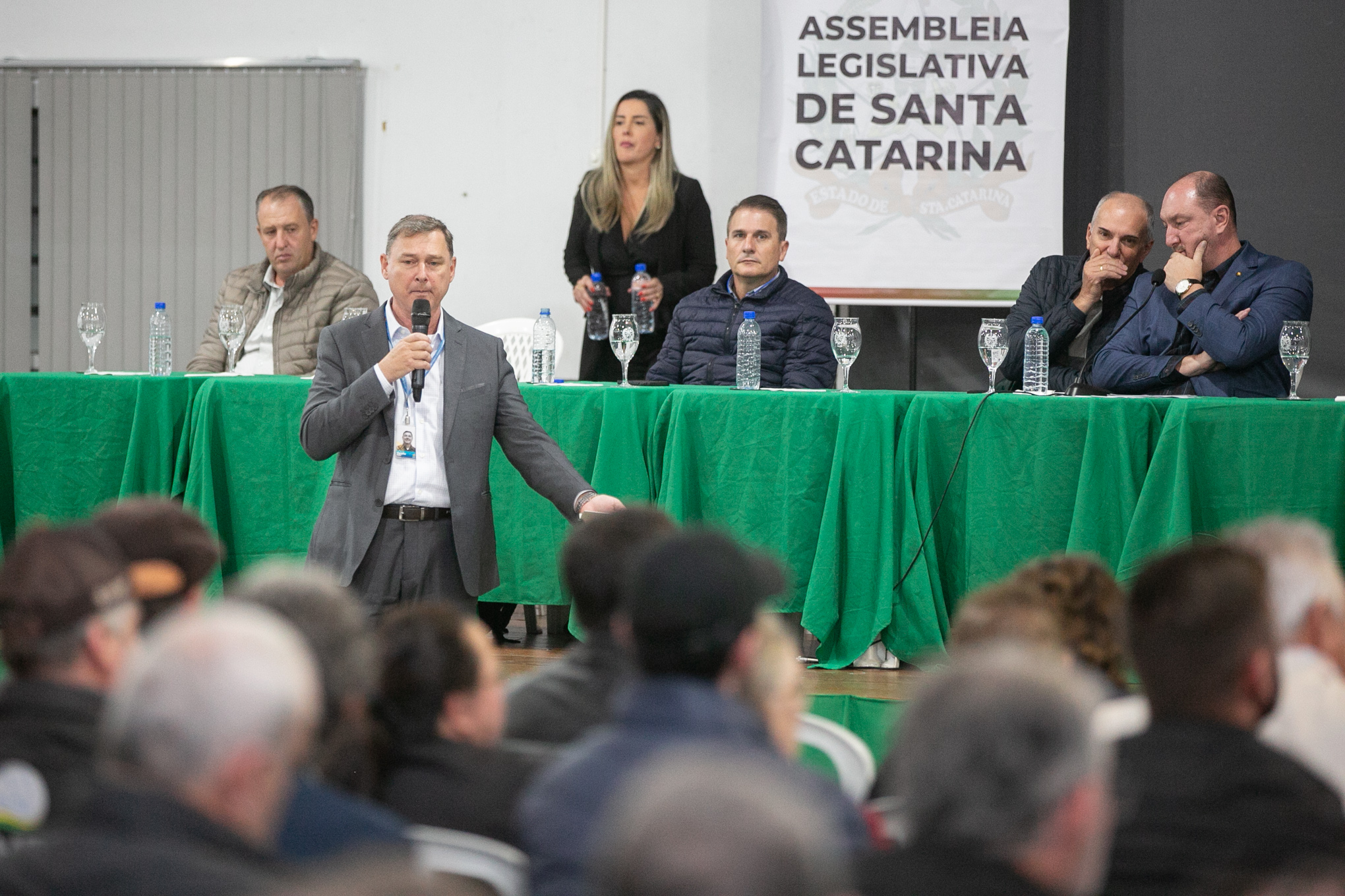 Diretor de distribuição da Celesc, Claudio Varella