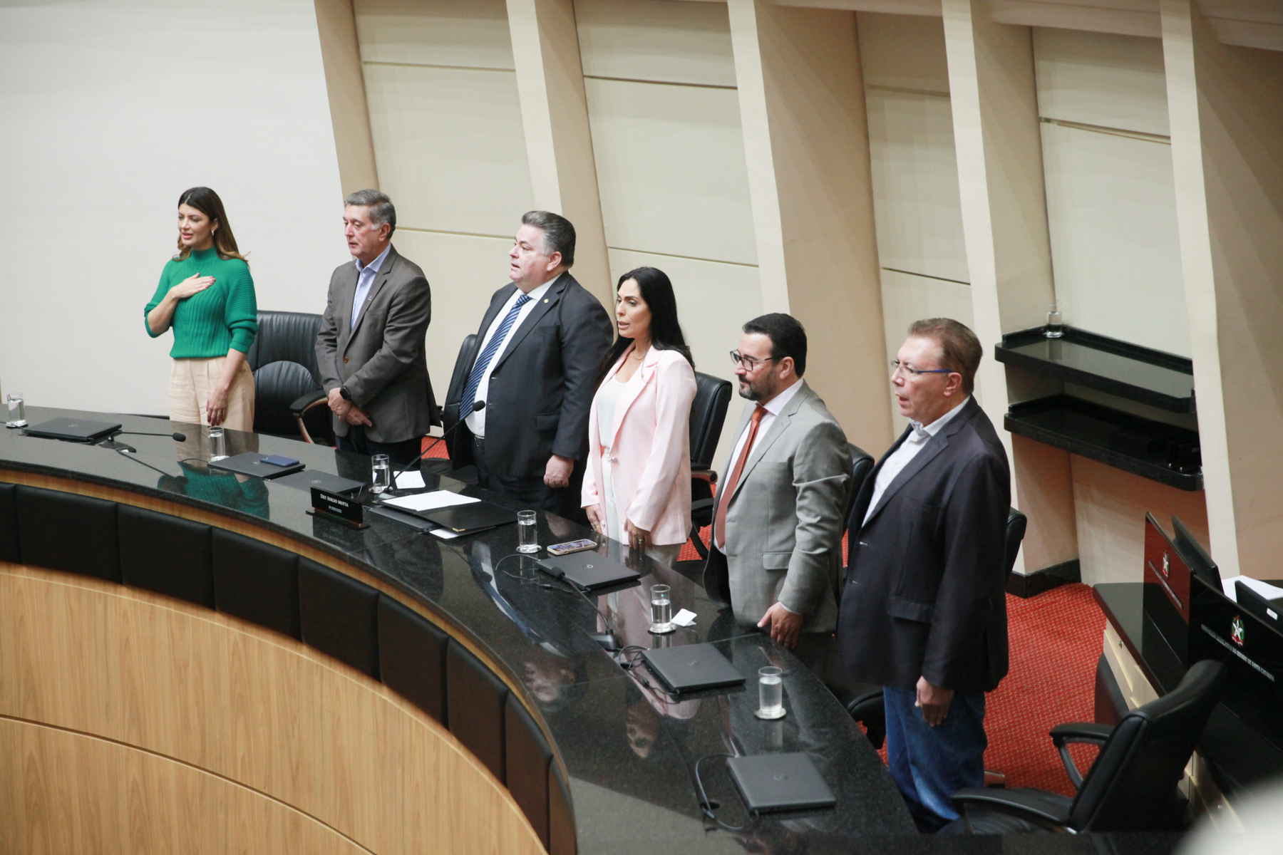Sessão Especial em homenagem aos 35 anos do Ministério da Palavra Viva Church