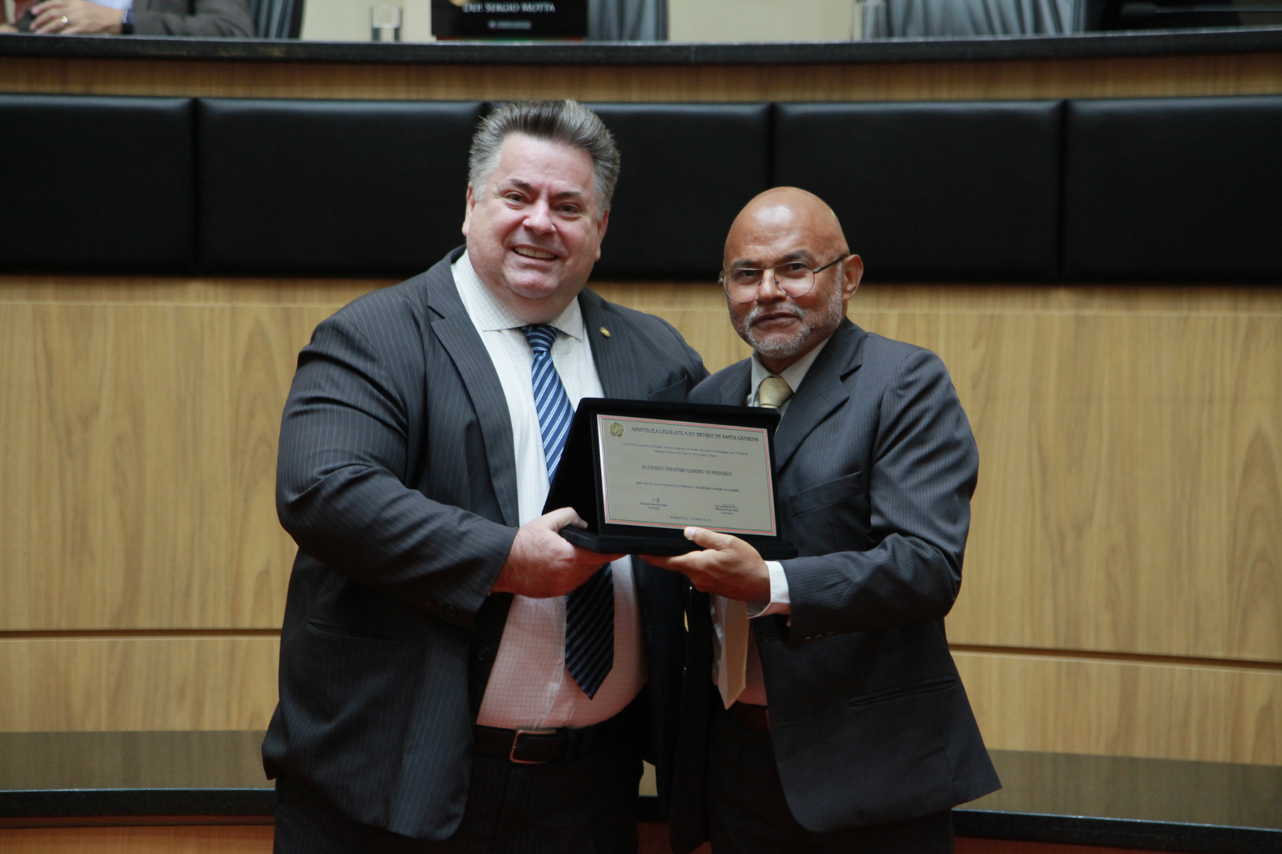 Sessão Especial em homenagem aos 35 anos do Ministério da Palavra Viva Church
