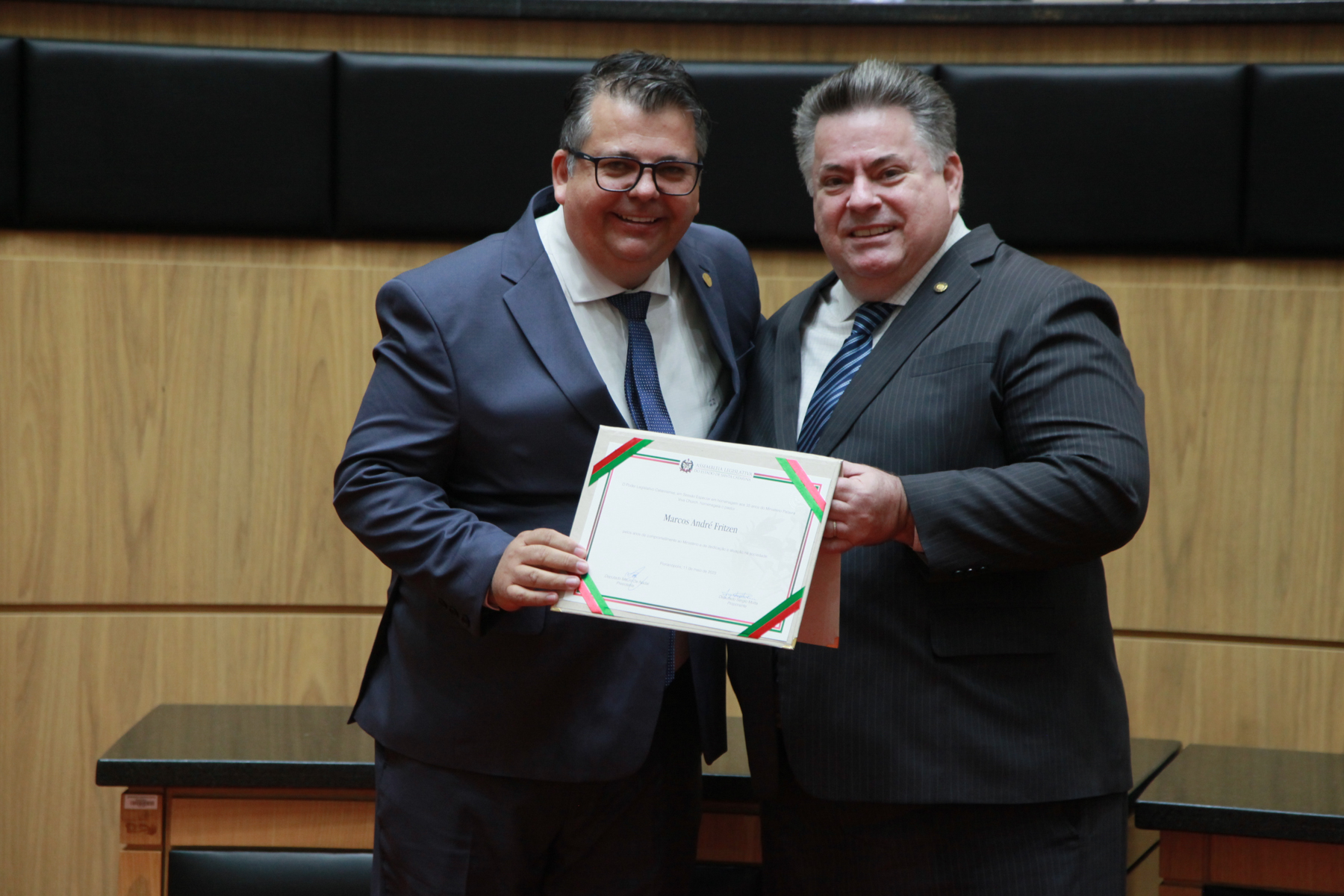 Sessão Especial em homenagem aos 35 anos do Ministério da Palavra Viva Church