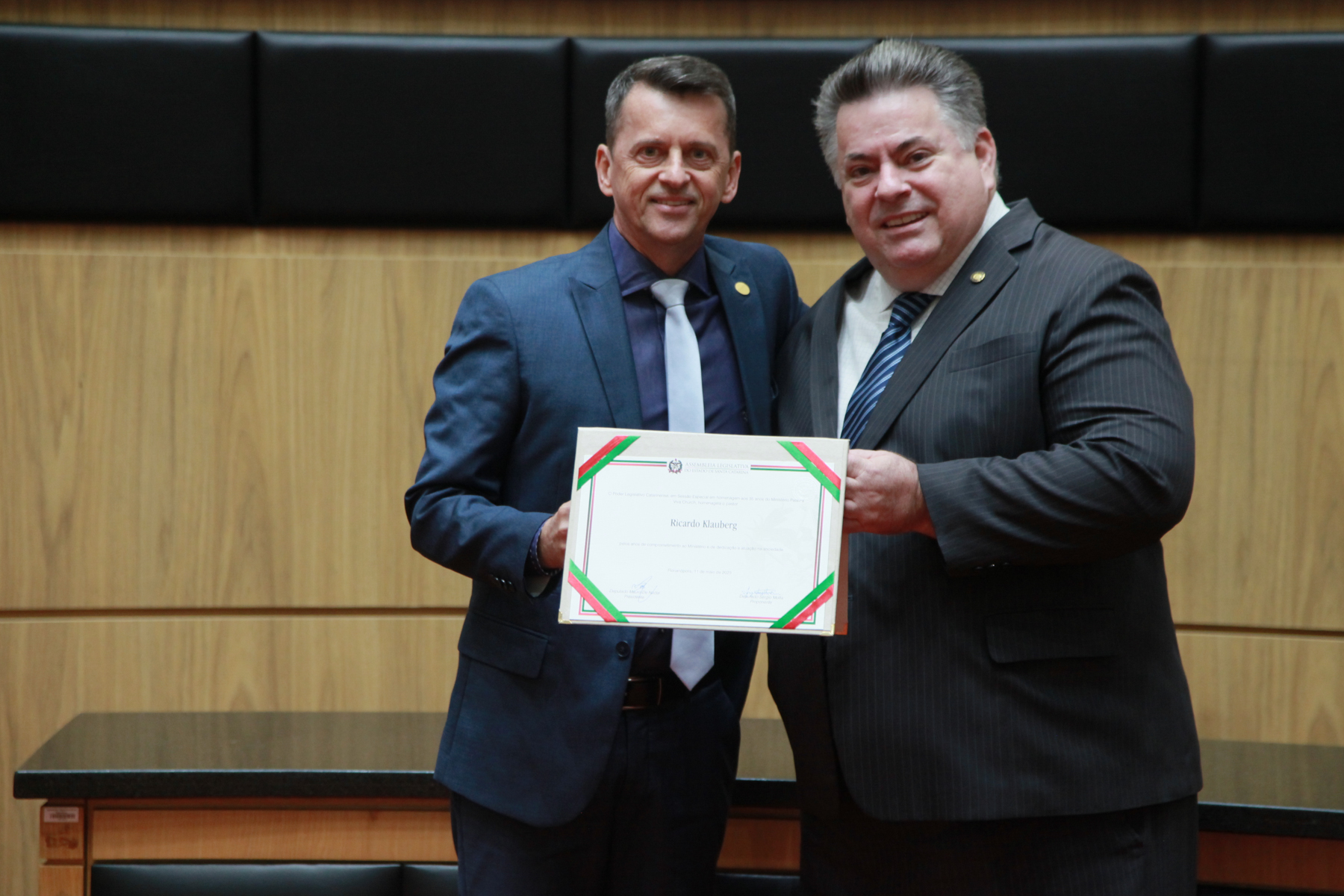 Sessão Especial em homenagem aos 35 anos do Ministério da Palavra Viva Church