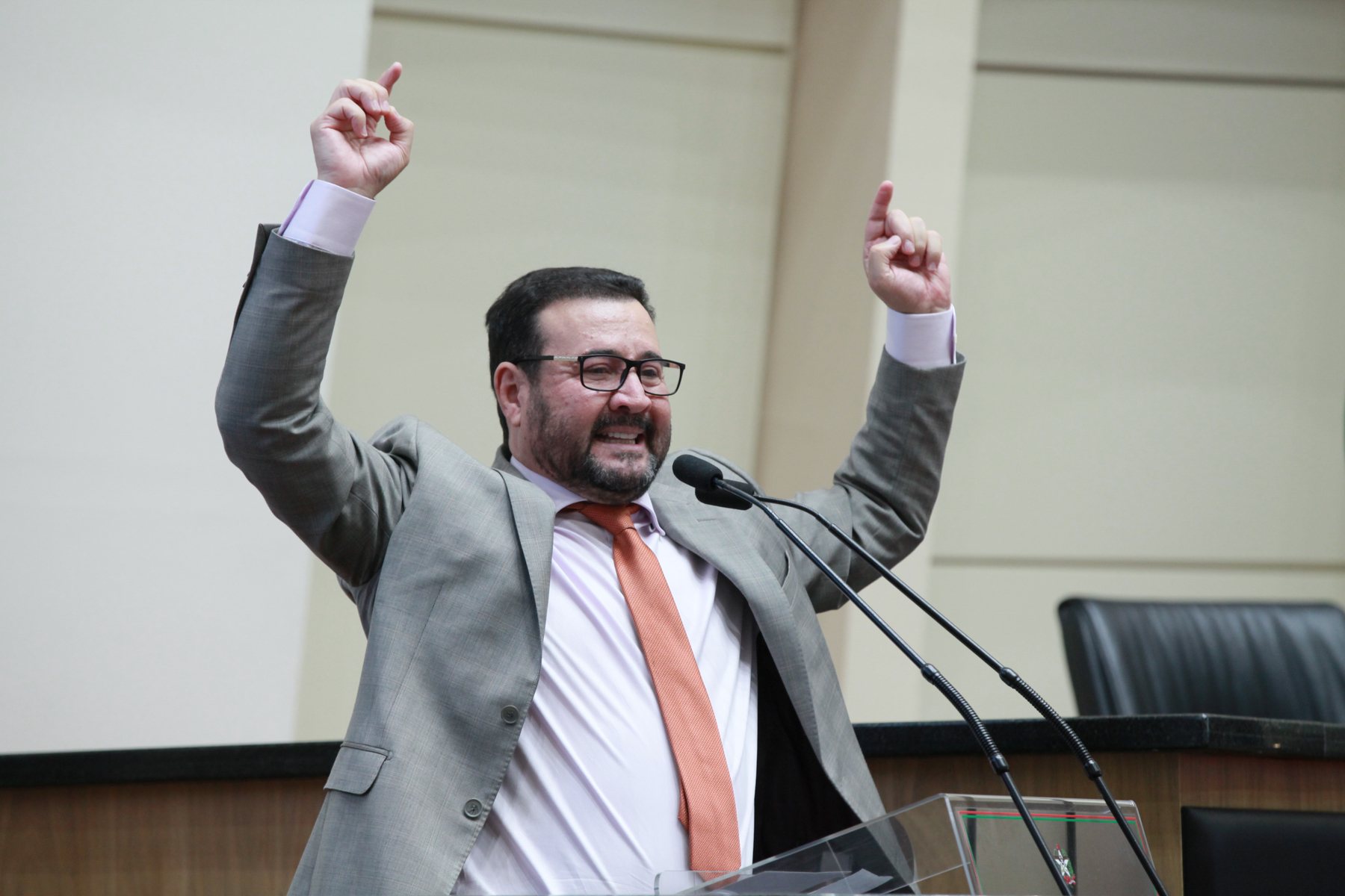 Sessão Especial em homenagem aos 35 anos do Ministério da Palavra Viva Church