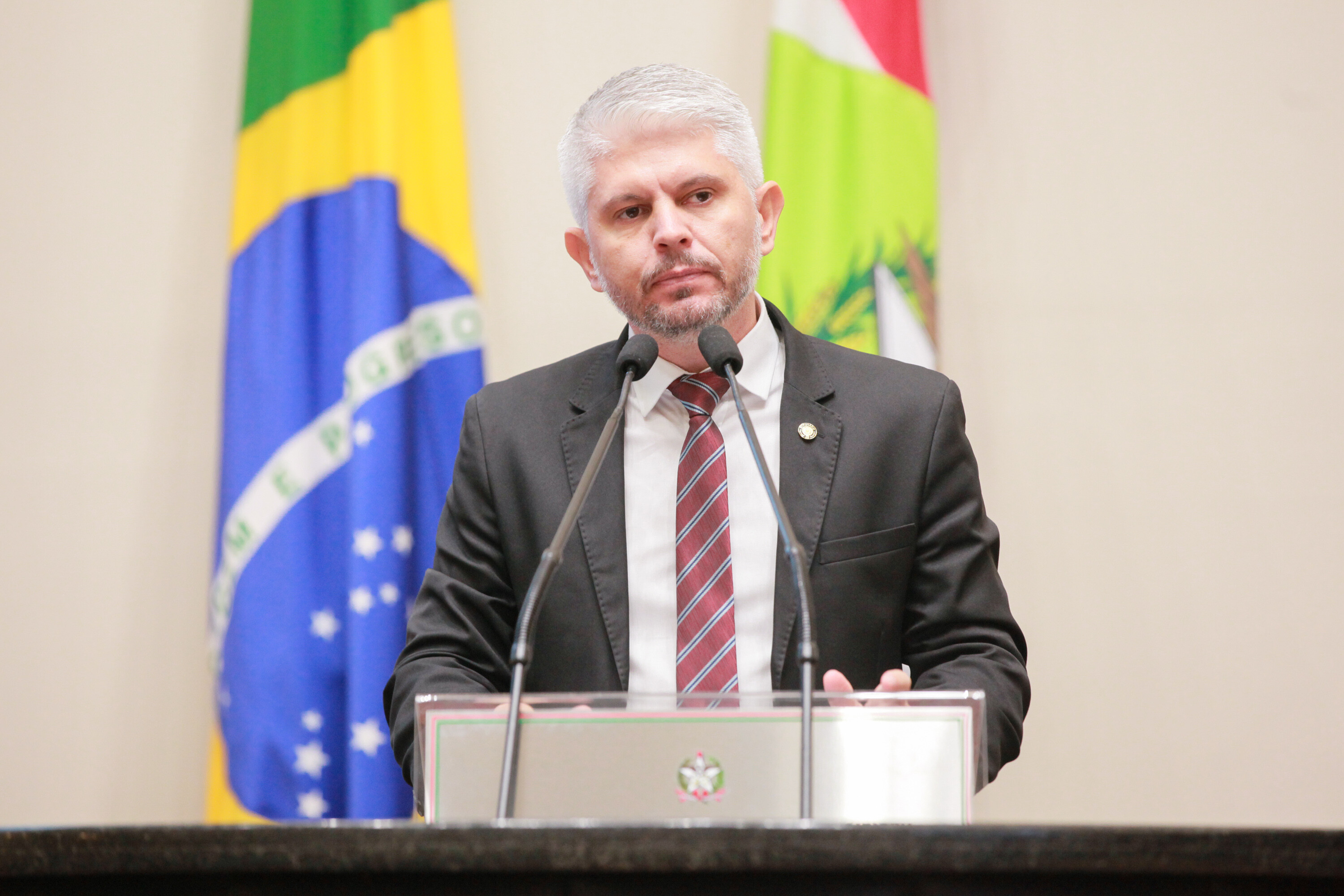 Deputados criticam TSE por cassar mandato do deputado federal Deltan Dallagnol
