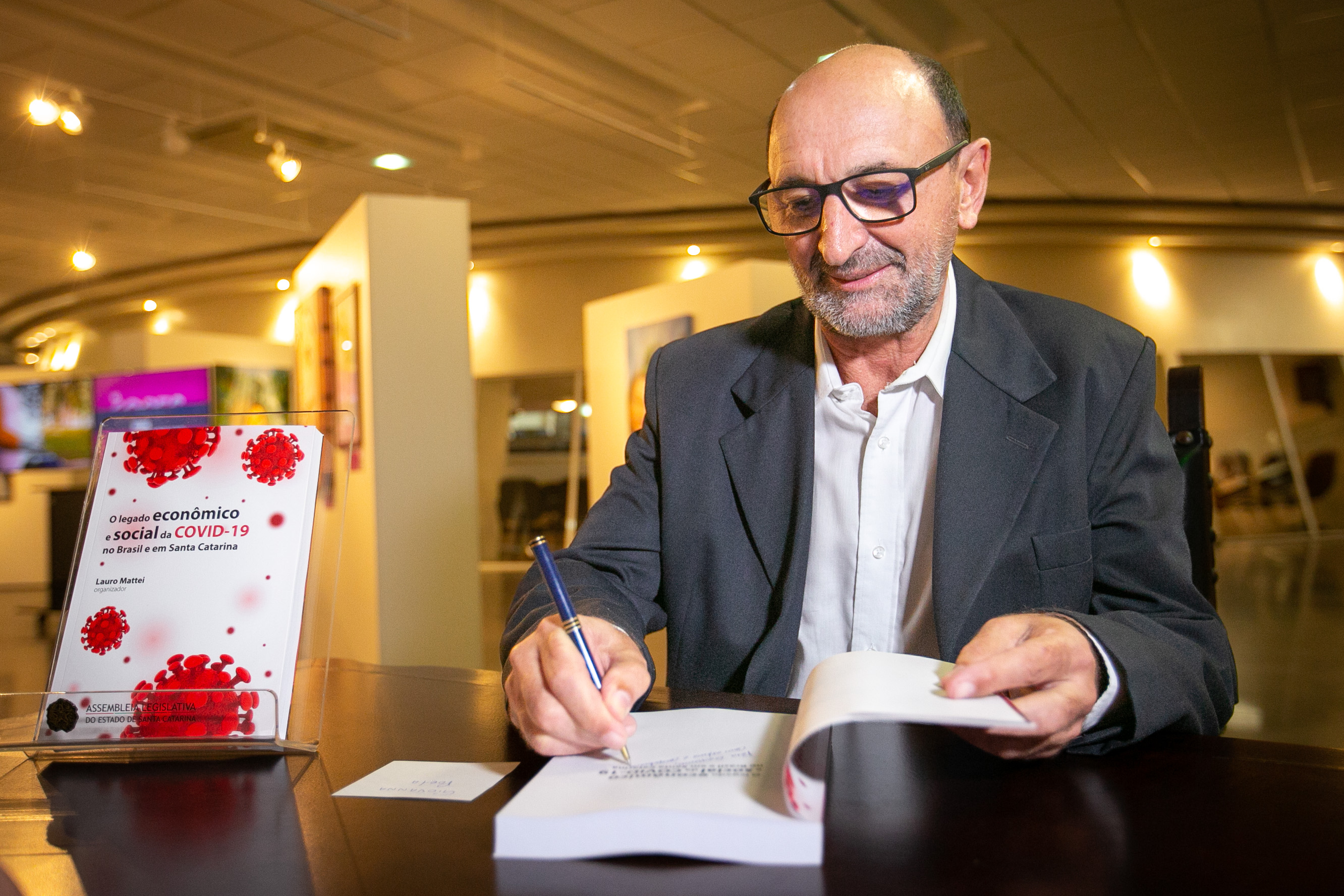 LANÇAMENTO LITERÁRIO – “O Legado Econômico e Social da Covid-19 no Brasil e em Santa Catarina”