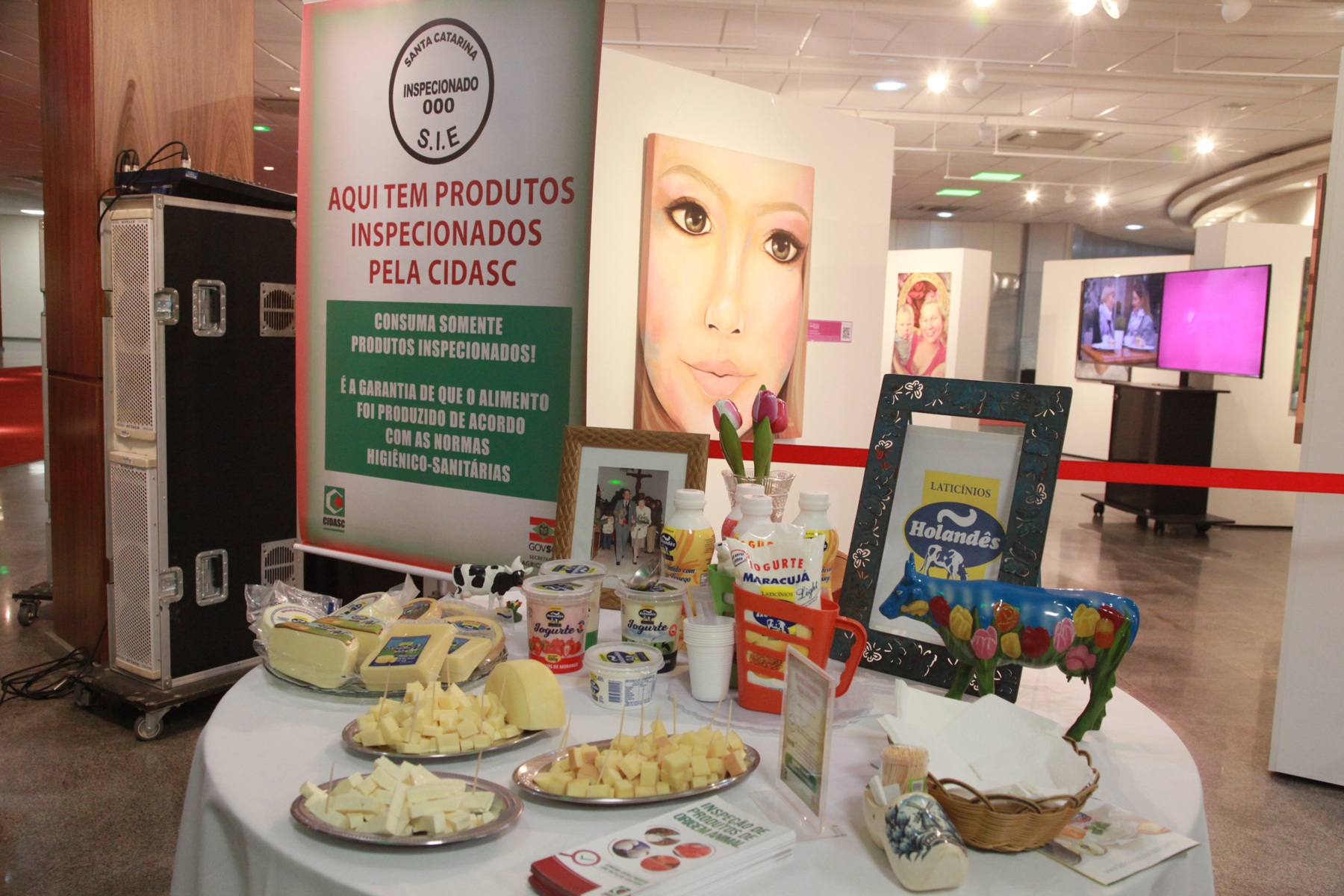 Apresentação do serviço de inspeção realizado pela Cidasc nas agroindústrias e degustação de produtos inspecionados.