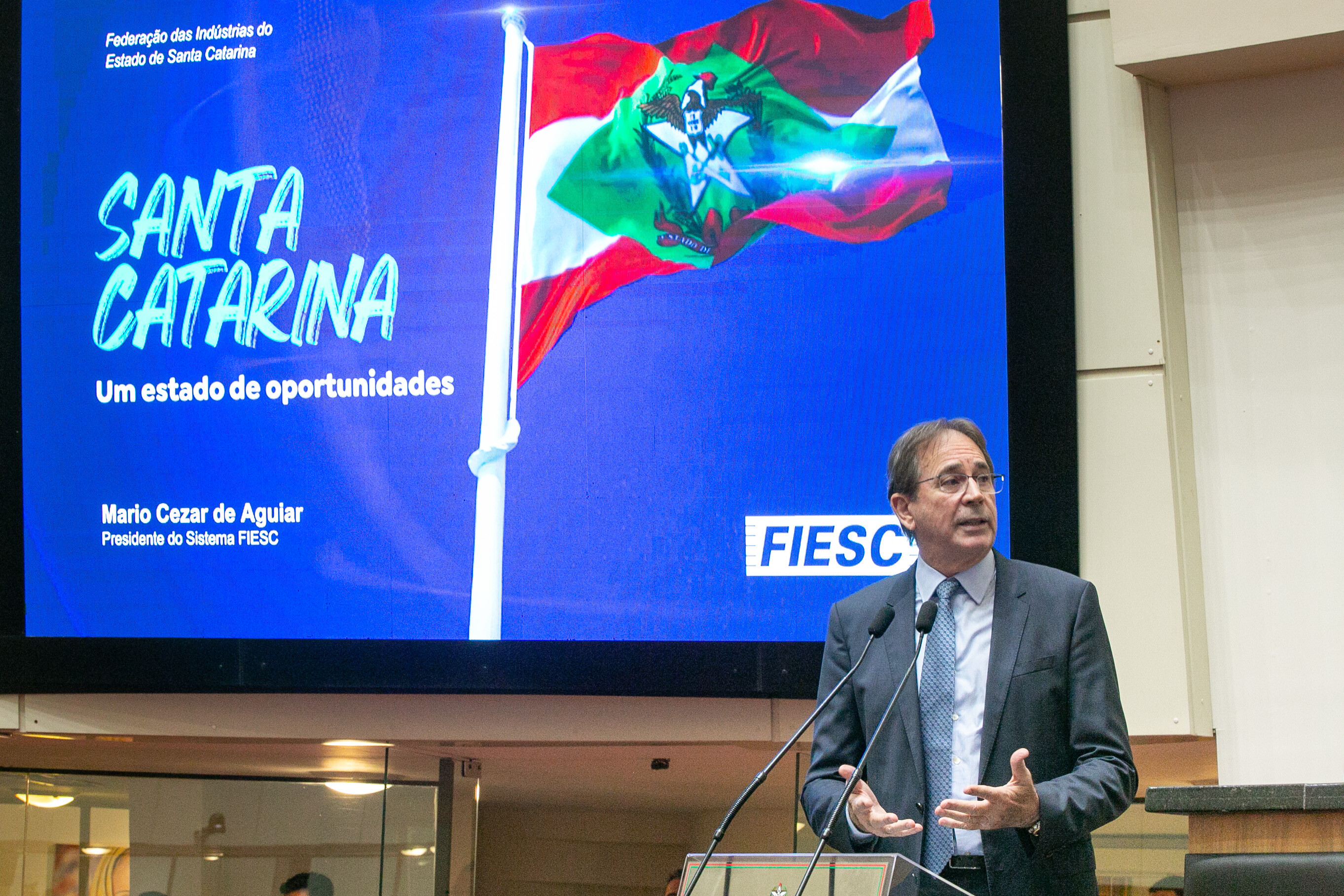Presidente da Fiesc apresenta os números da indústria