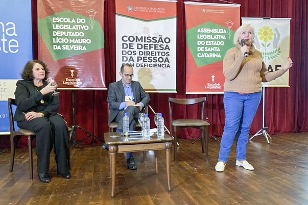 Seminário Regional Autismo: Mais Informação e Menos Preconceito, em Chapecó