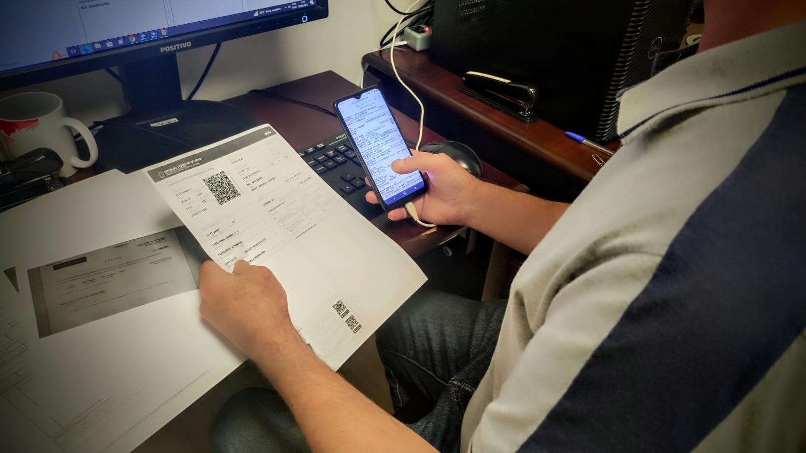 Celulares deixaram de ser apenas um objeto para fazer ligações, dentro deles estão informações pessoais importantes FOTO: Ascom deputado Jair Miotto
