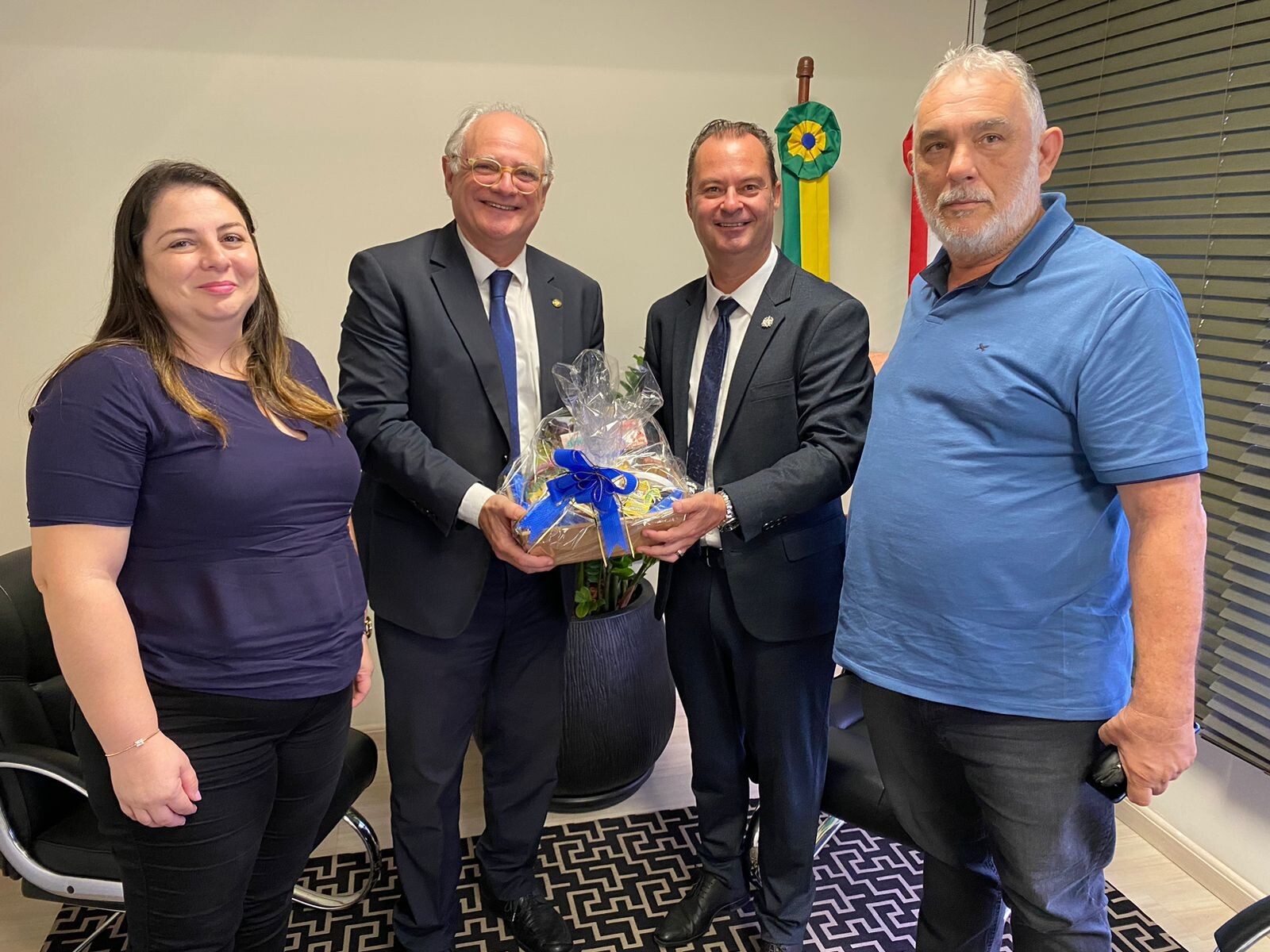 Deputado Dr Vicente, secretário de Estado do Turismo, Evandro Neiva, e lideranças de Corupá