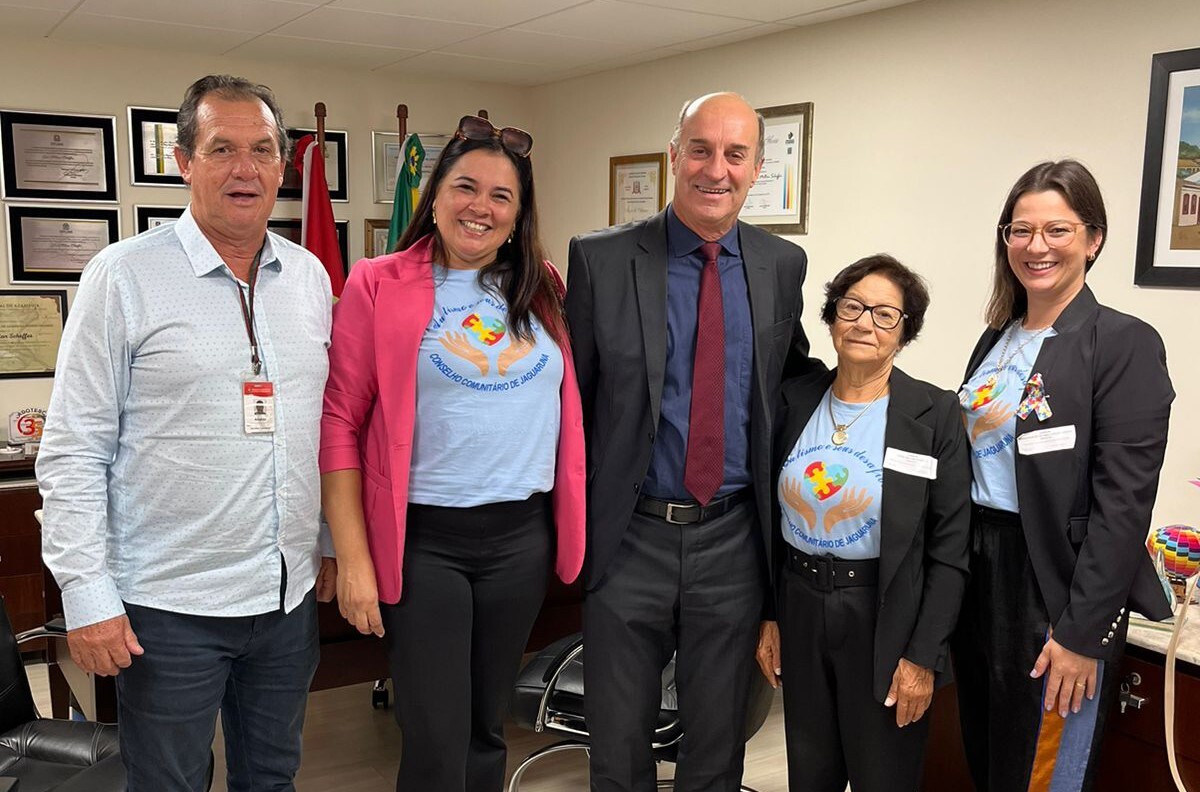 Deputado José Milton Scheffer e integrantes da AMA de Jaguaruna