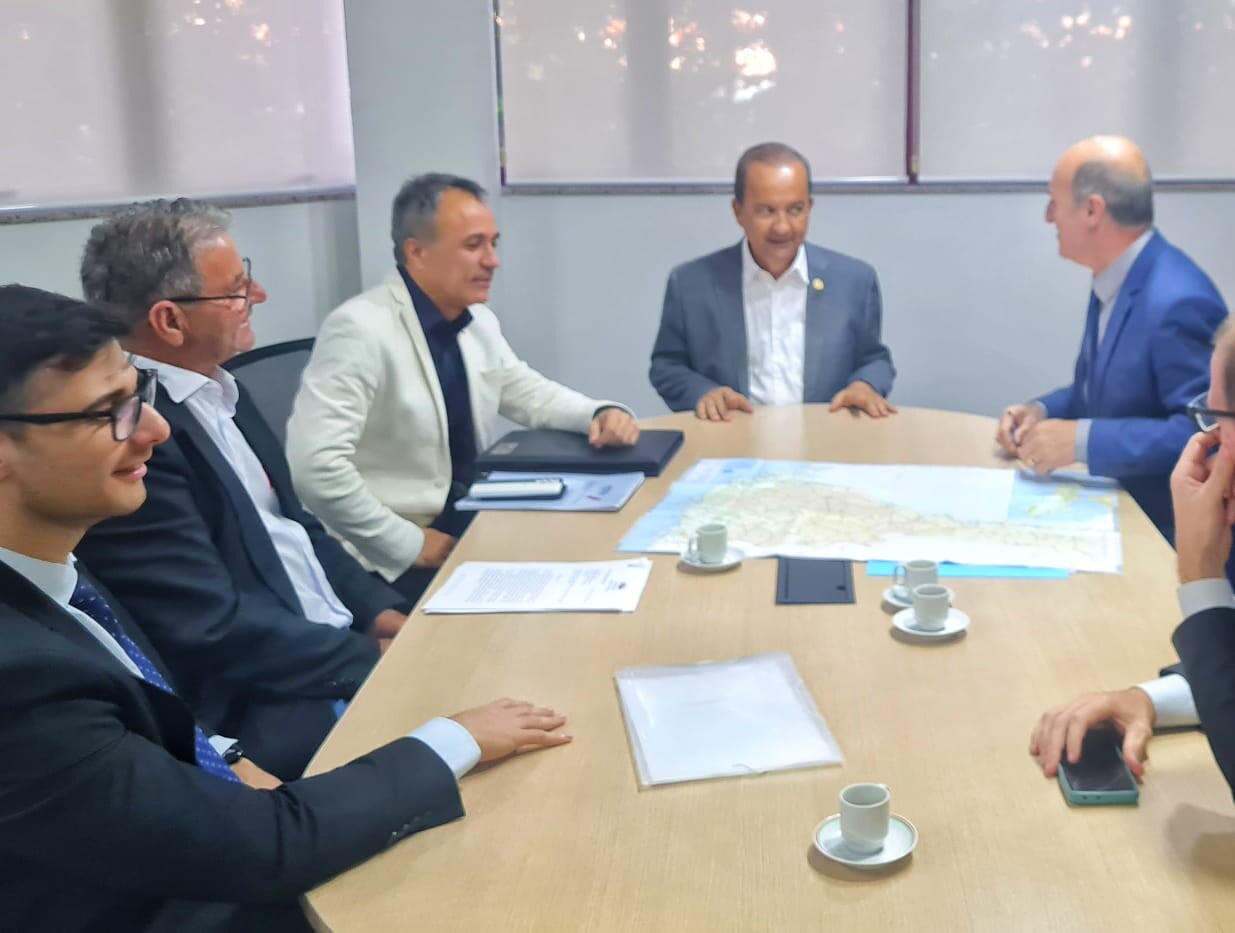 Na quarta-feira (17), o deputado Zé Milton e o prefeito Valmir Rodrigues estiveram tratando do assunto com o governador.