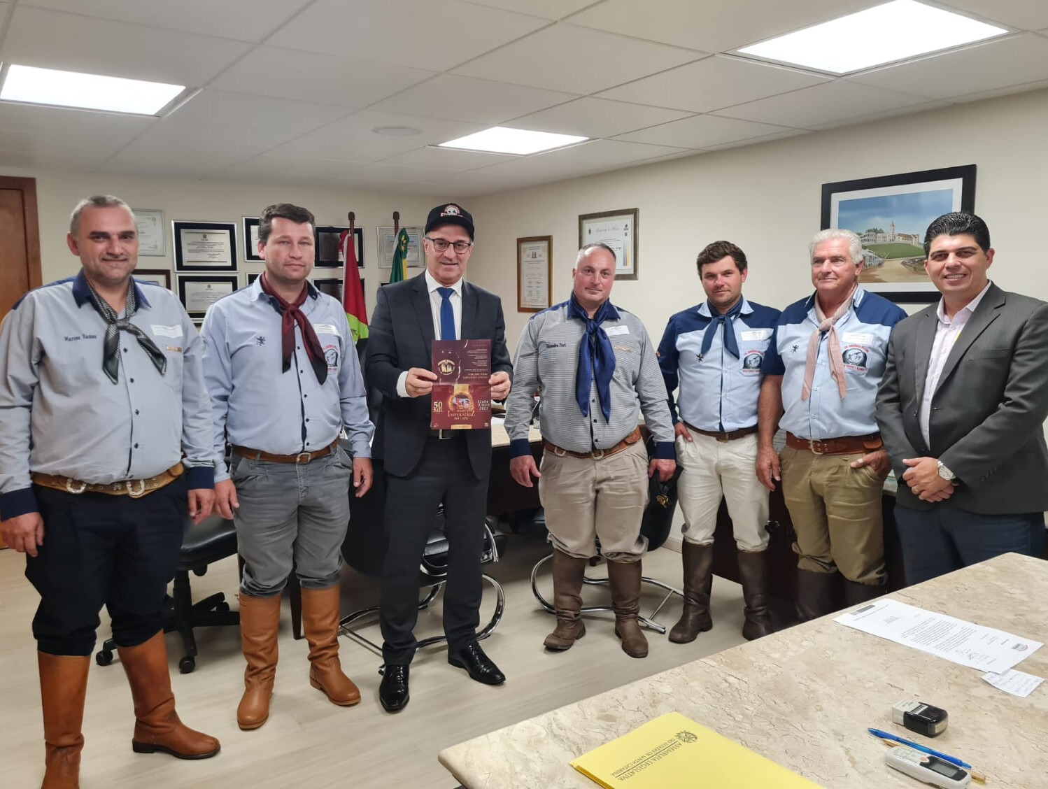 Deputado José Milton Scheffer e a patronagem do CTG Querência Praiana, de Içara