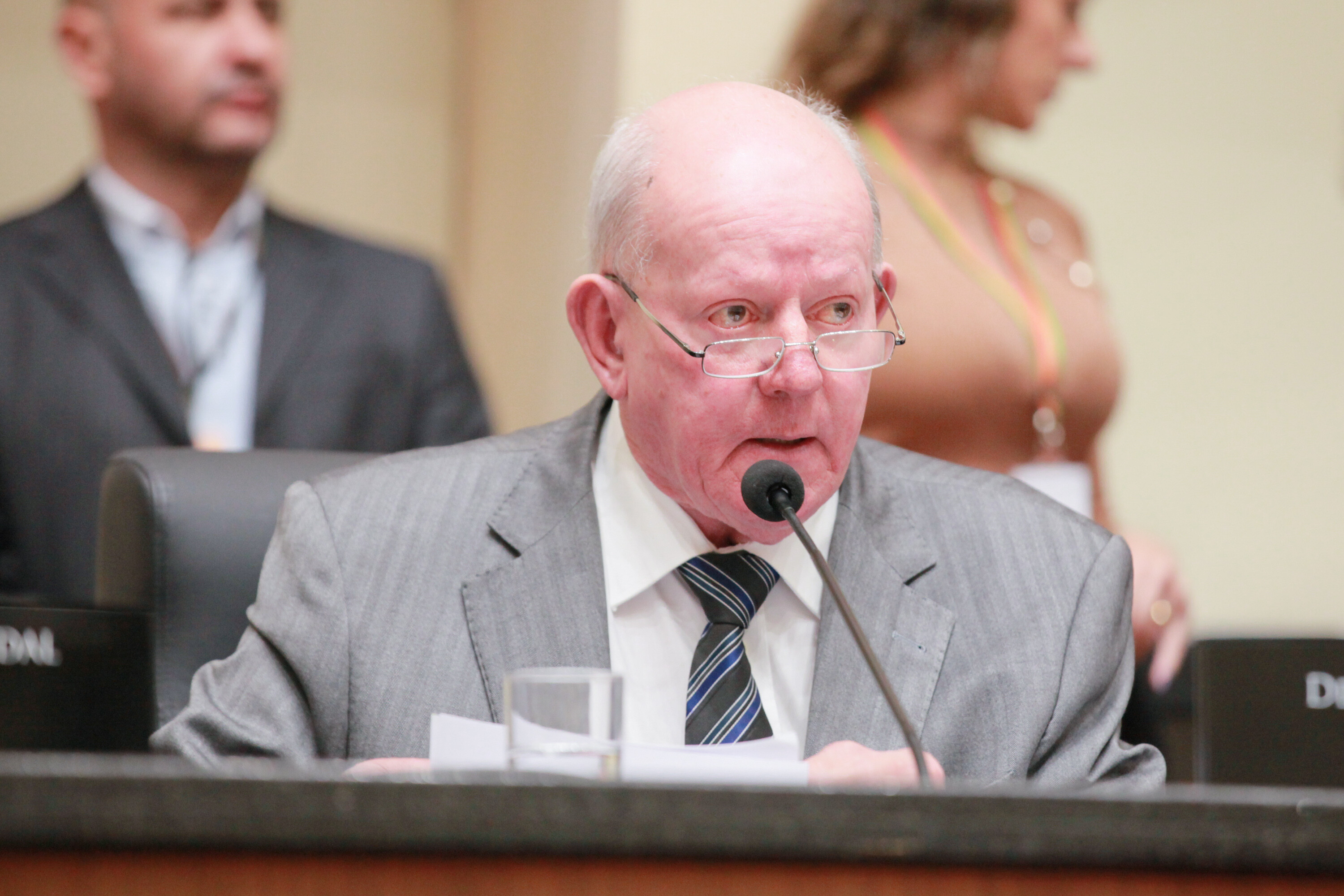 Representantes do governo falam sobre política de renúncia fiscal e apresentam plano de ajuste
