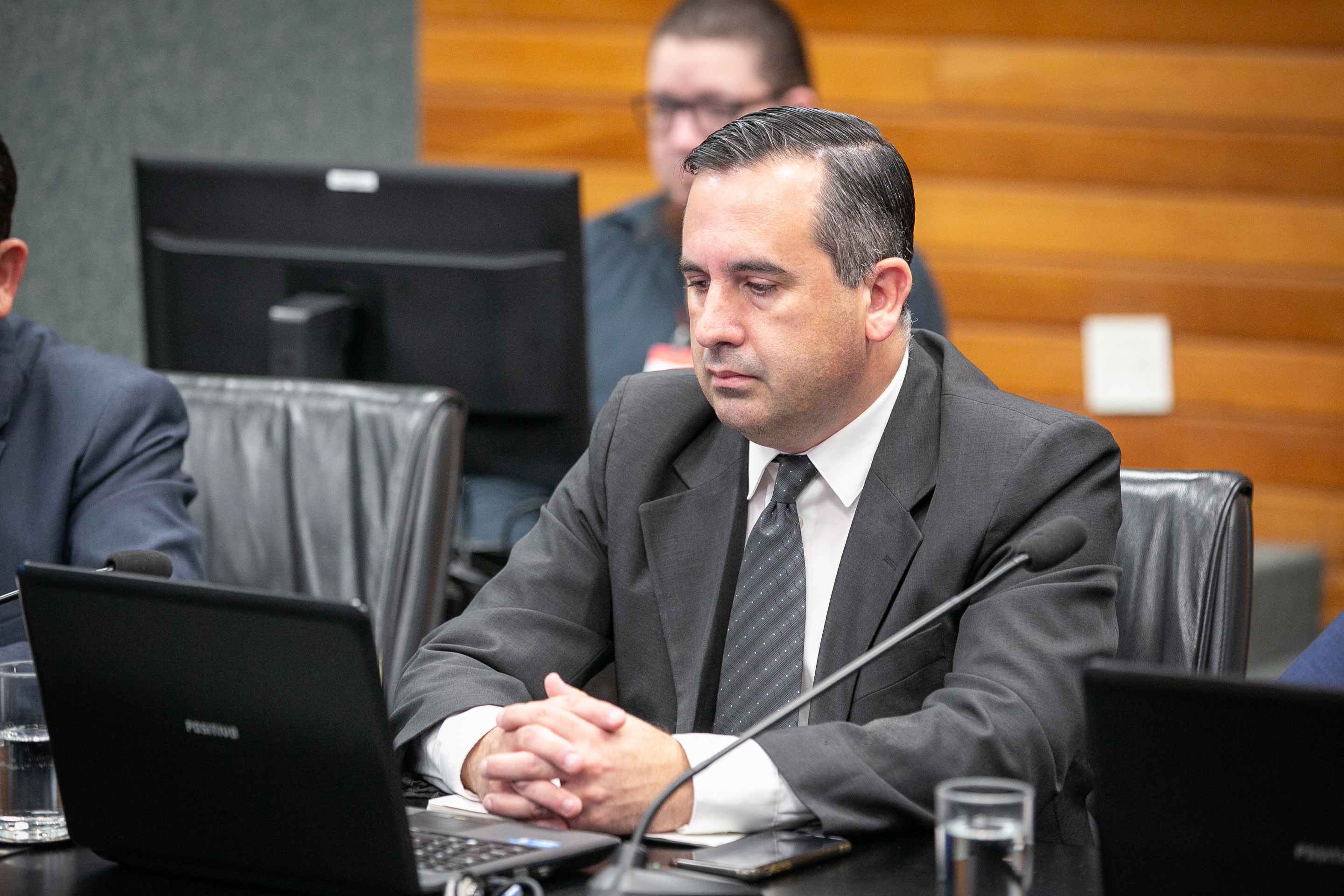 Comissão Especial (Aresc)
