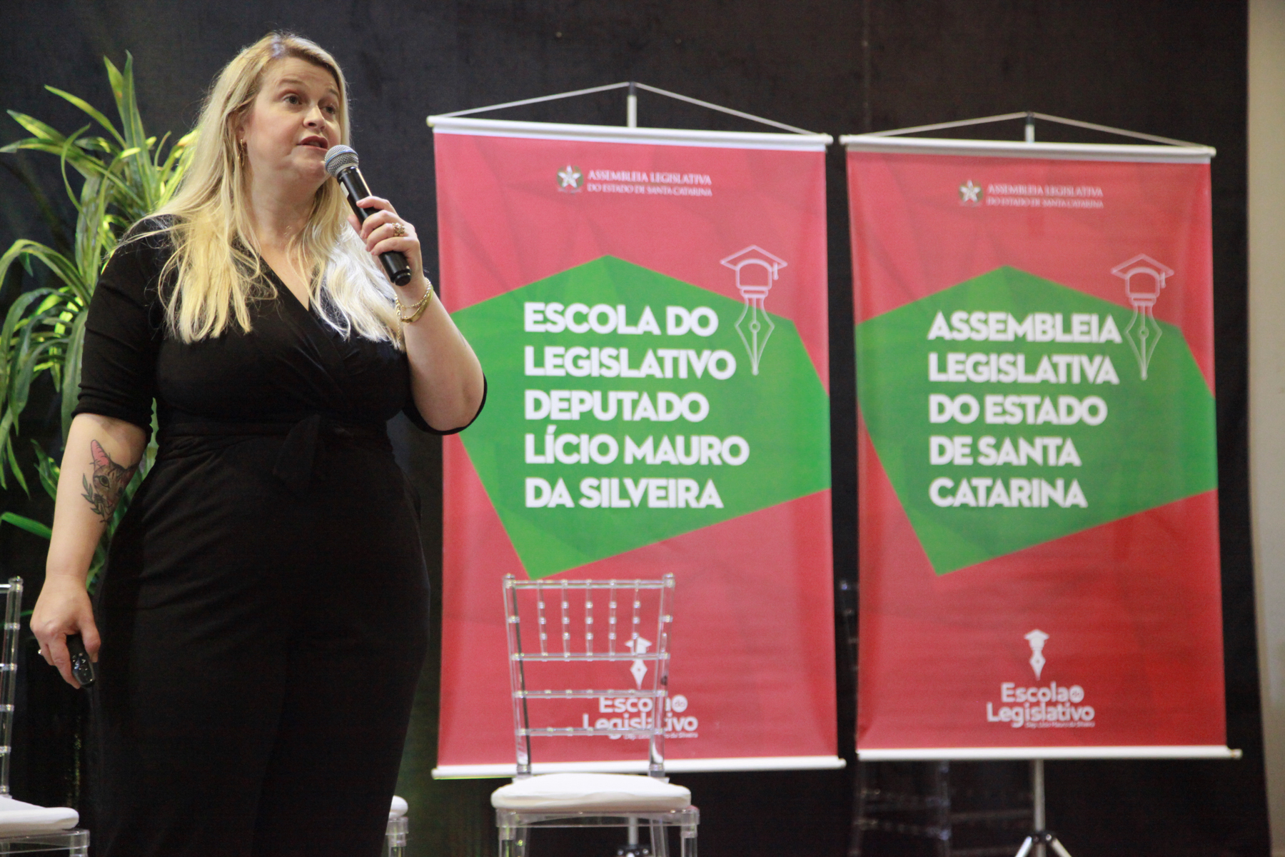 UNESC - Seminário de Capacitação na Atenção a Saúde das Pessoas com Estomias - Jaqueline Reginato