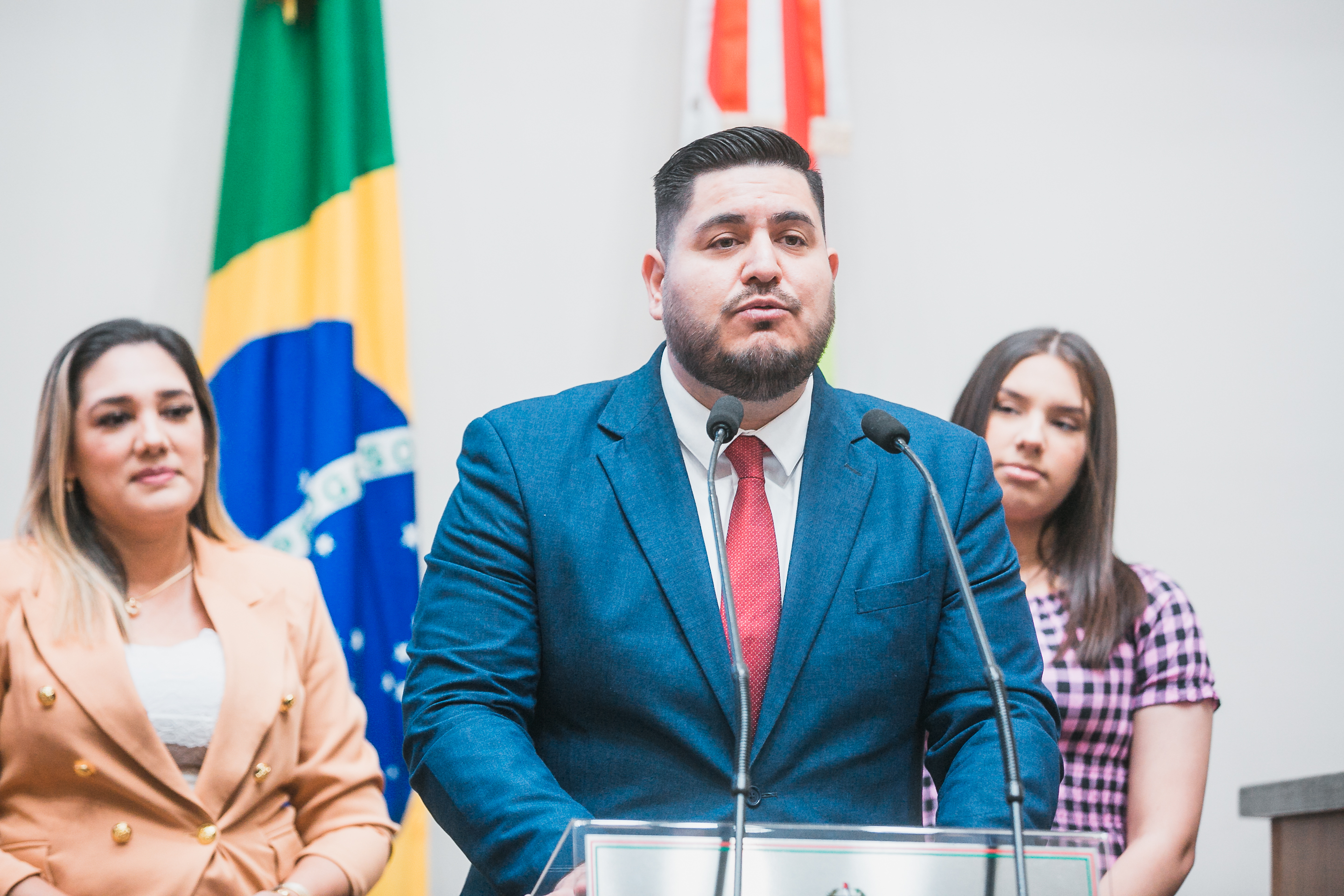 Suspensão de Sessão - Pastor Jorge Carrasco