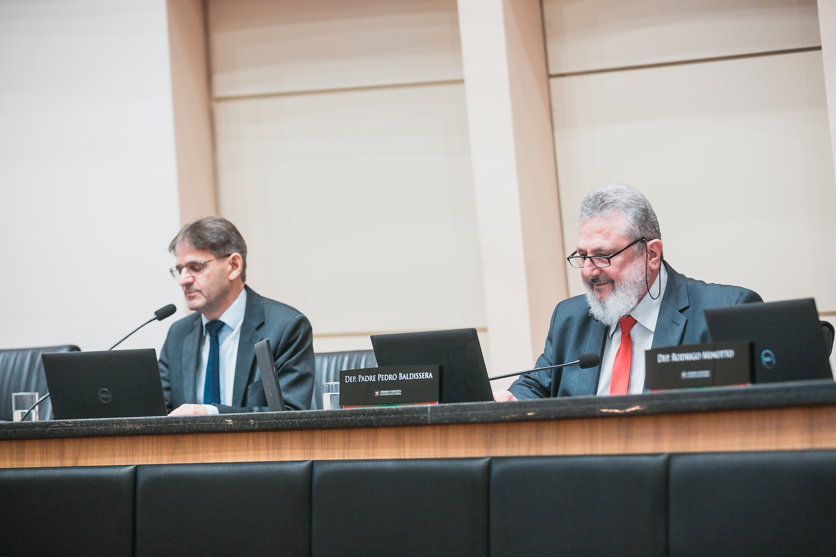 SESSÃO ORDINÁRIA - Deputado Neodi Saretta (PT) 	 - Deputado Padre Pedro Baldissera (PT)