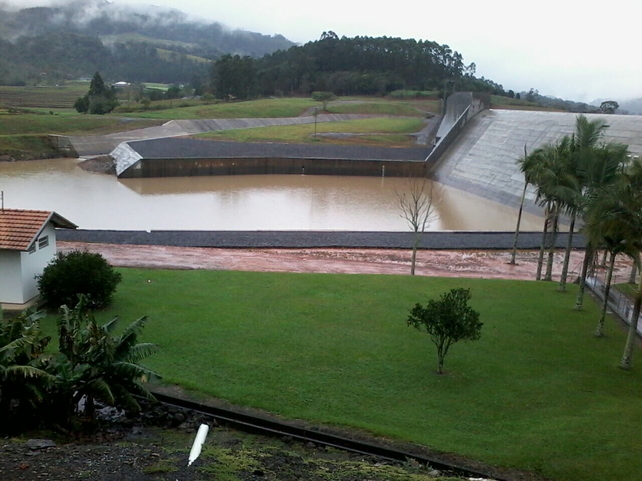 Barragem de Taió, no Alto Vale de Itajaí, será tema de audiência pública na noite de quinta-feira (22). FOTO: Defesa Civil/Divulgação