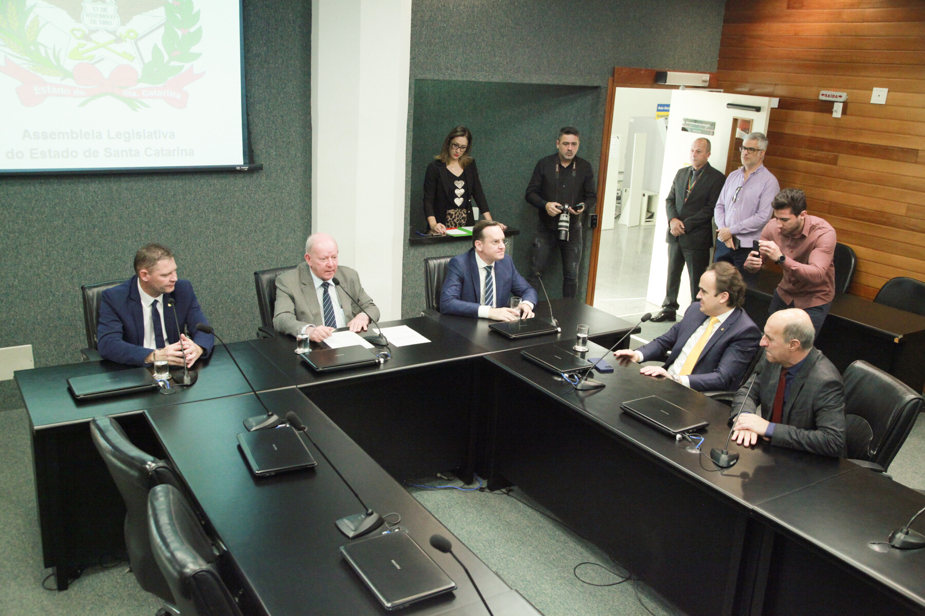 Instalada comissão especial que vai analisar indicações do governo à Aresc