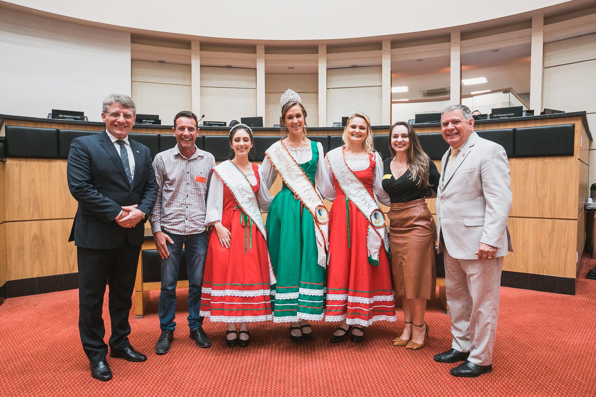 Prefeito e Realeza convidam para a Festa da Polenta em Rio do Oeste